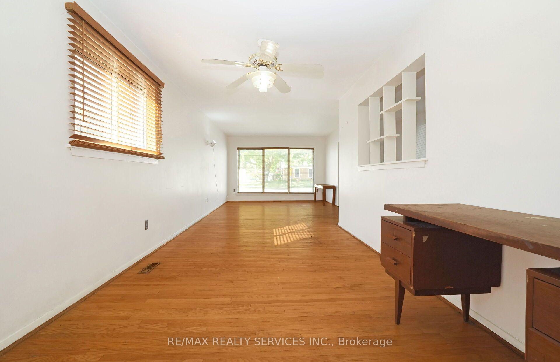 Photo 6 of 79 Cloverdale Drive, Brampton, Avondale — HOMEH