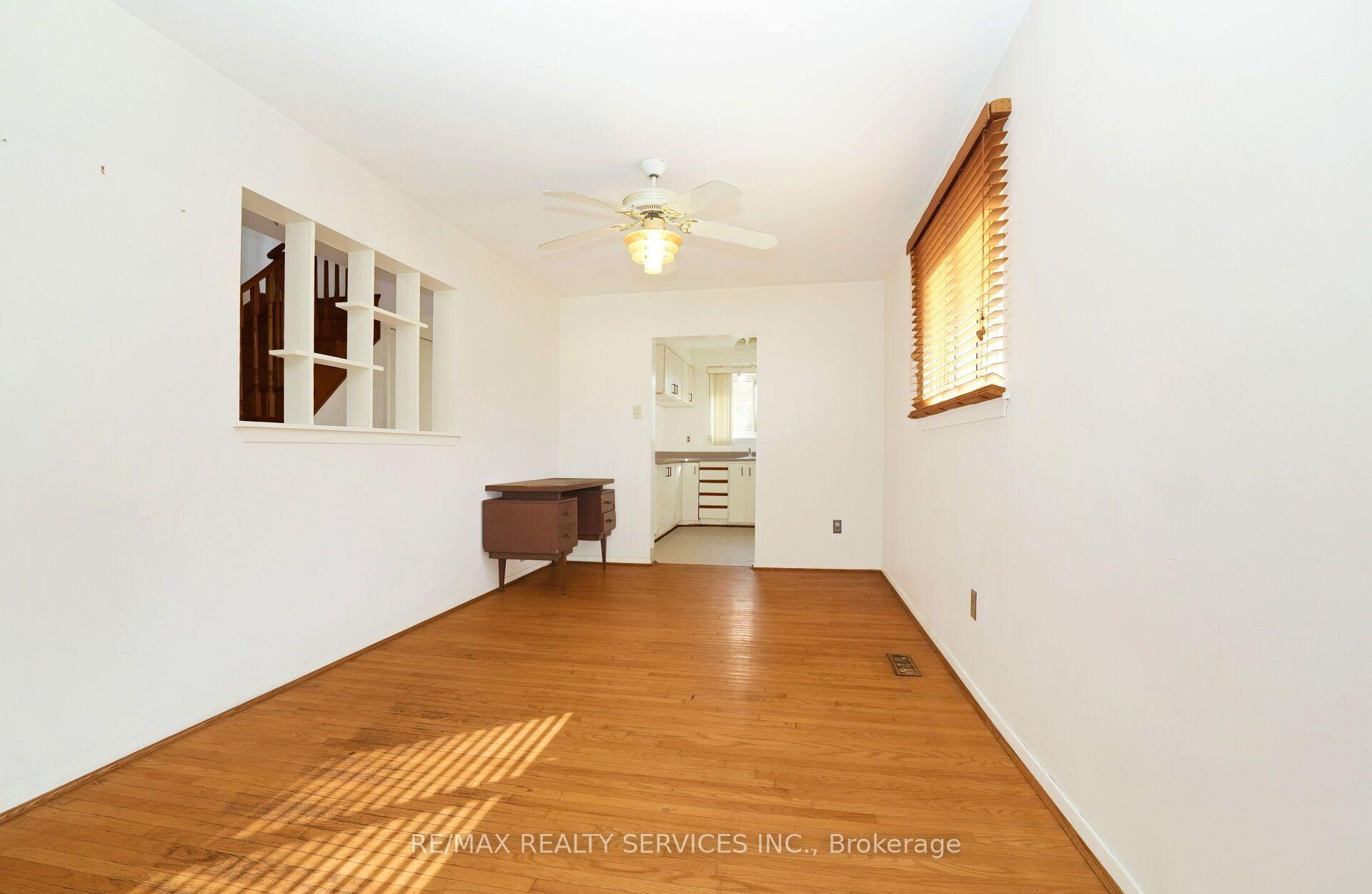Photo 10 of 79 Cloverdale Drive, Brampton, Avondale — HOMEH