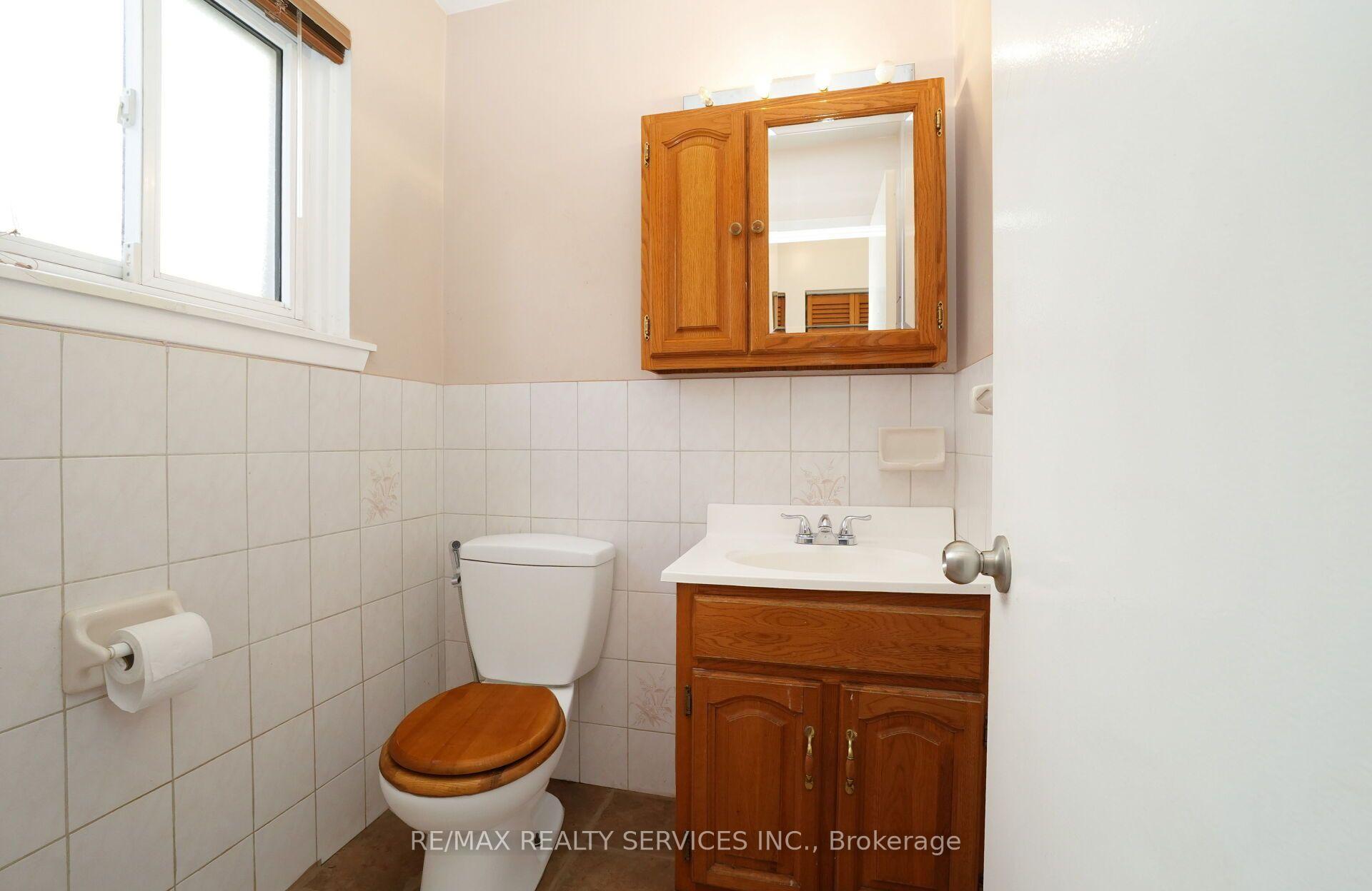 Photo 18 of 79 Cloverdale Drive, Brampton, Avondale — HOMEH