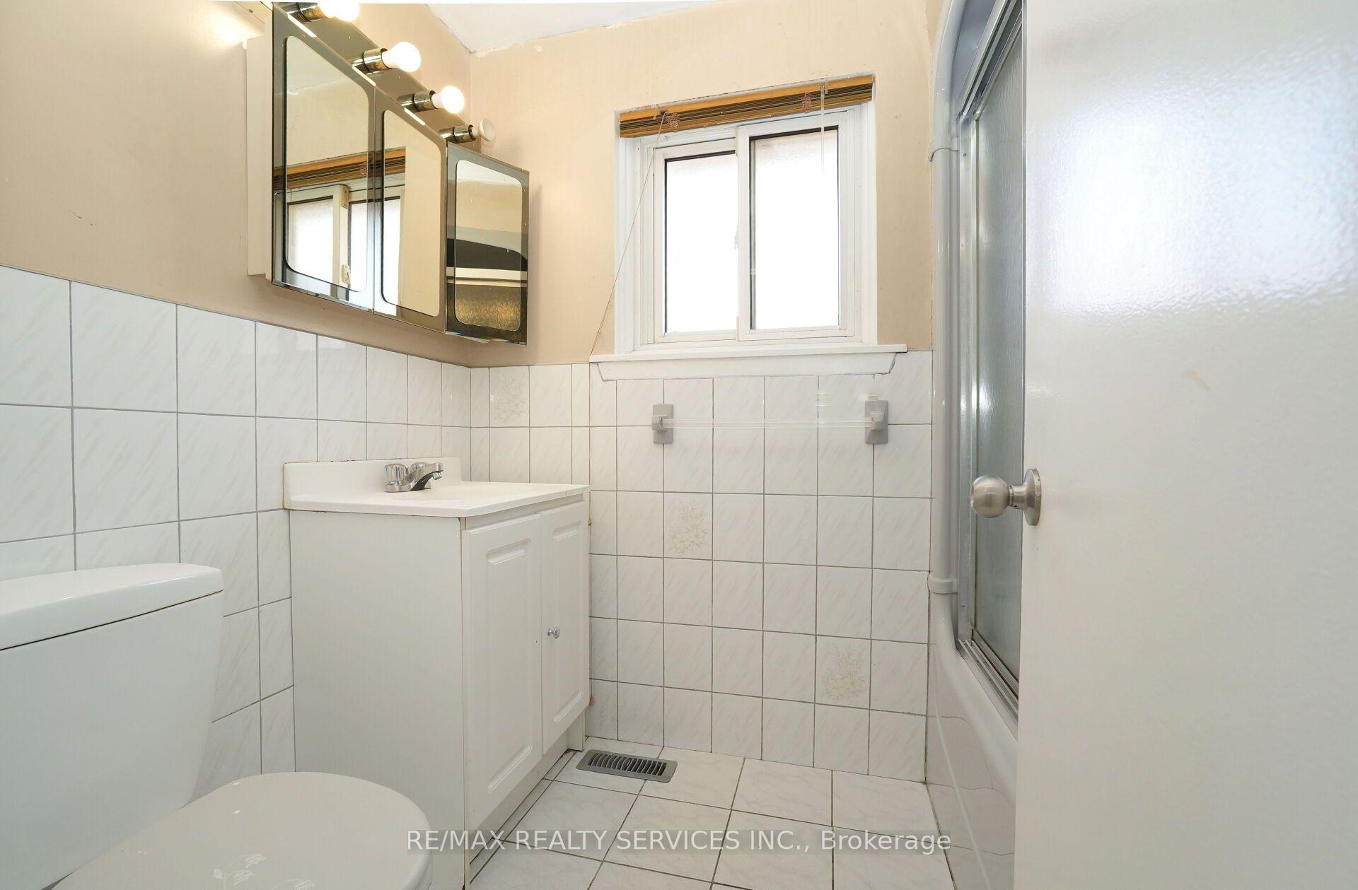 Photo 30 of 79 Cloverdale Drive, Brampton, Avondale — HOMEH