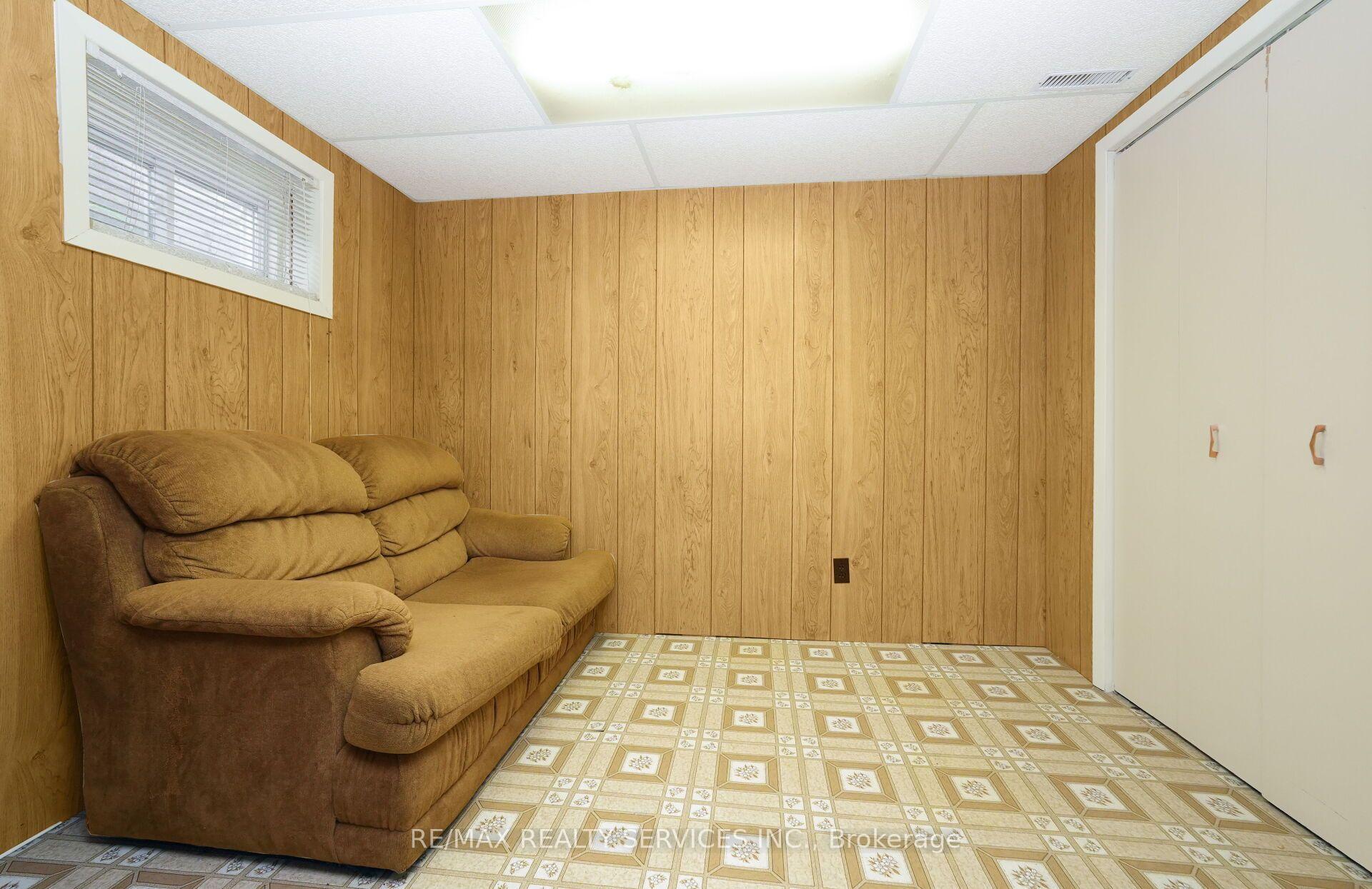 Photo 35 of 79 Cloverdale Drive, Brampton, Avondale — HOMEH