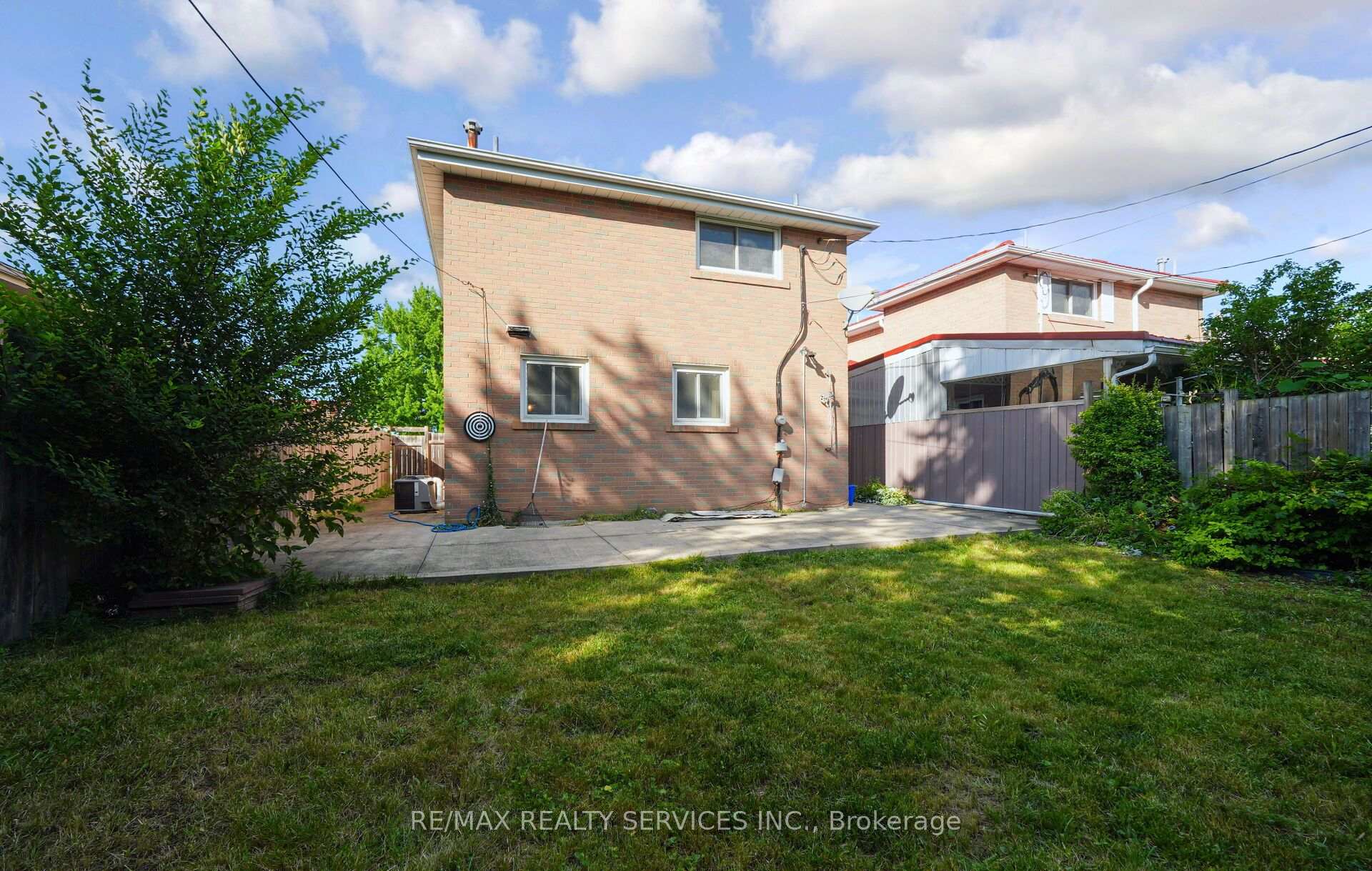 Photo 37 of 79 Cloverdale Drive, Brampton, Avondale — HOMEH