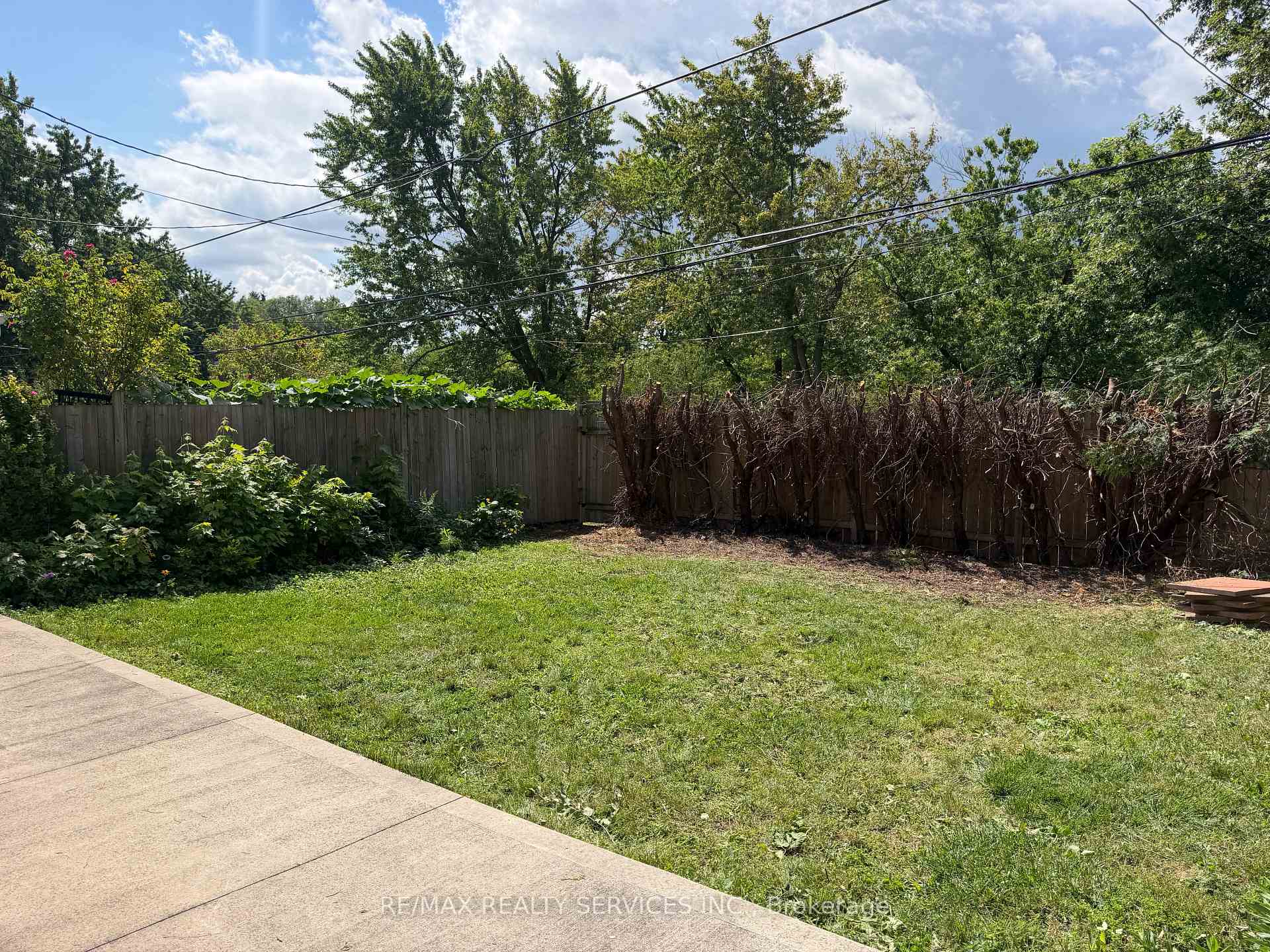 Photo 40 of 79 Cloverdale Drive, Brampton, Avondale — HOMEH
