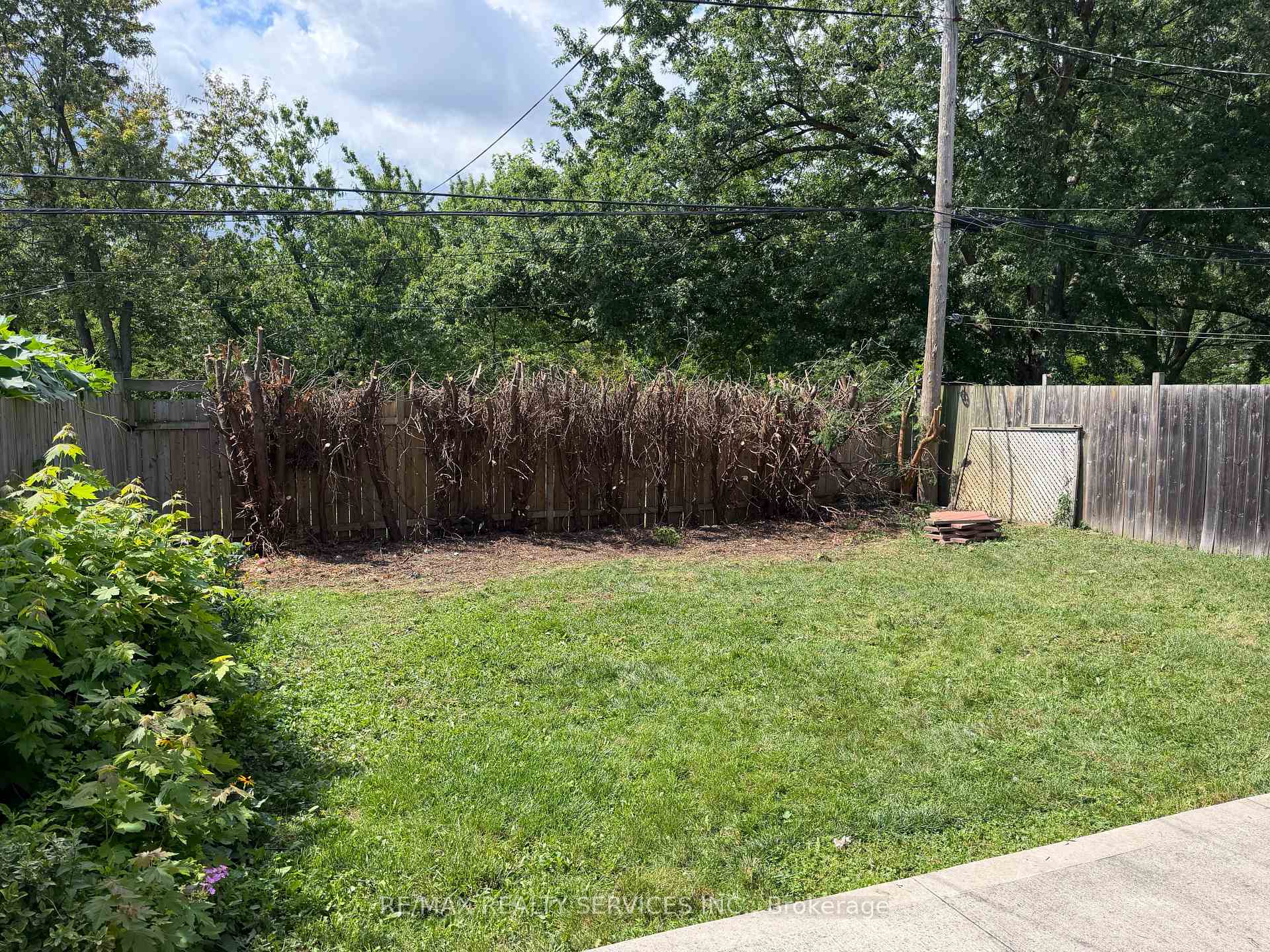 Photo 41 of 79 Cloverdale Drive, Brampton, Avondale — HOMEH