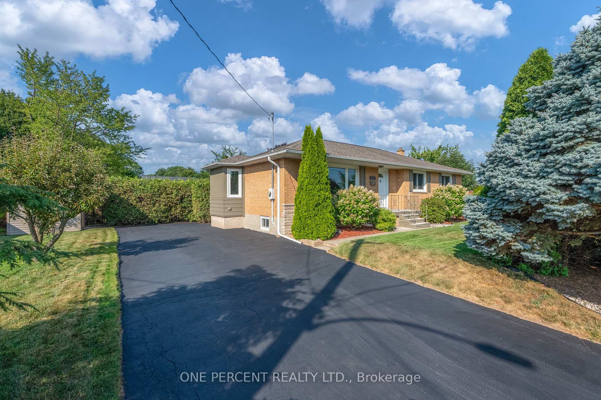 Photo 9 of 696 Peele Boulevard, Burlington, Brant — HOMEH