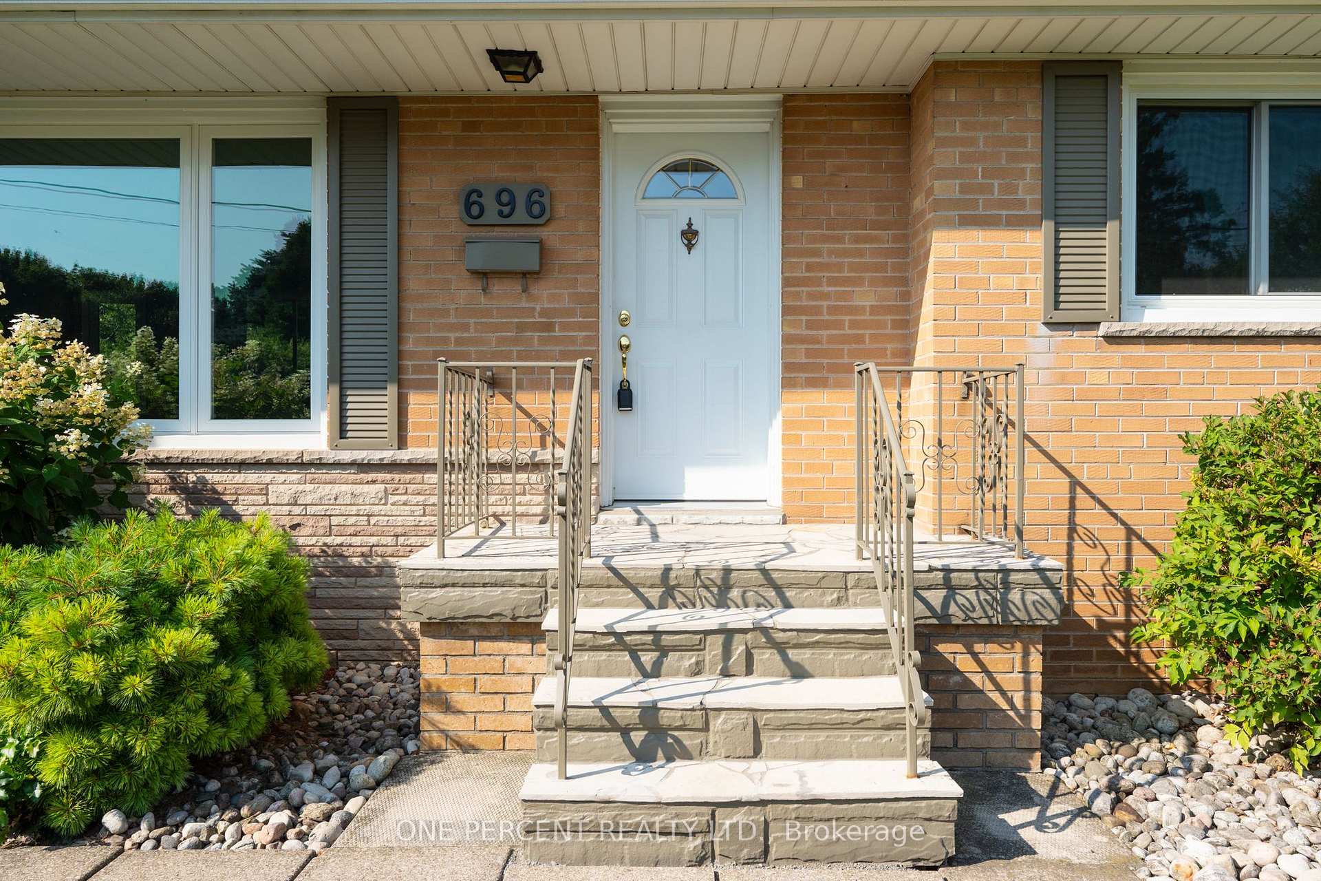 Photo 17 of 696 Peele Boulevard, Burlington, Brant — HOMEH