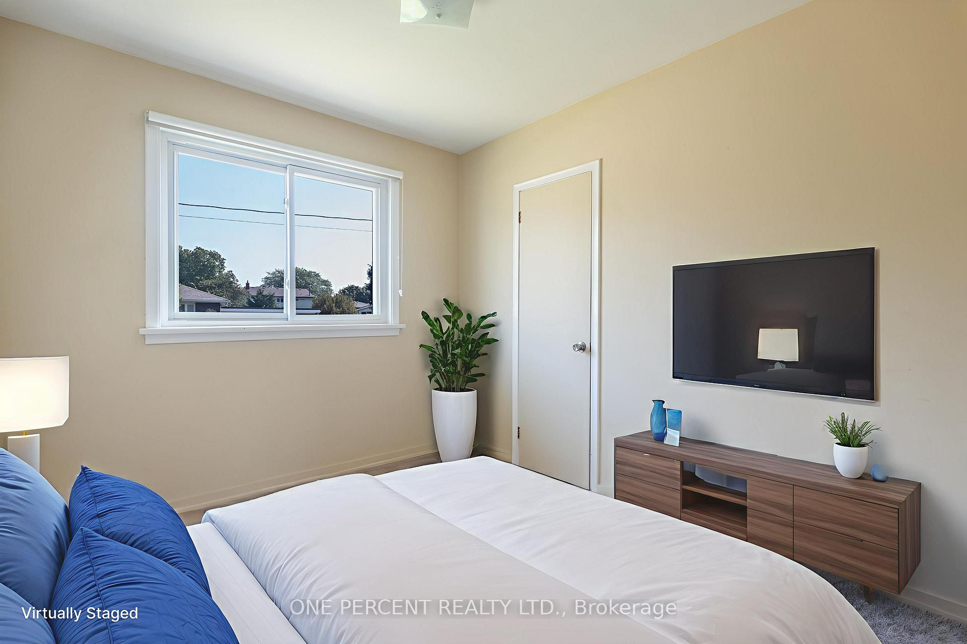 Photo 6 of 696 Peele Boulevard, Burlington, Brant — HOMEH