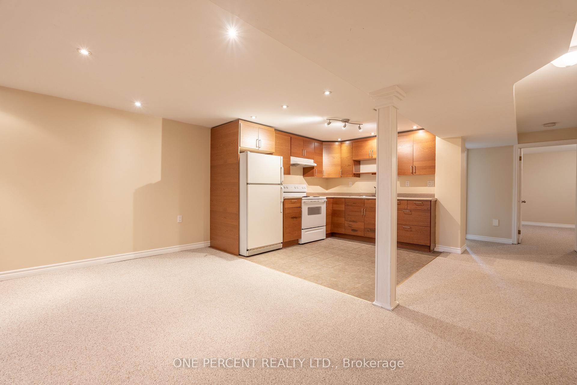 Photo 15 of 696 Peele Boulevard, Burlington, Brant — HOMEH