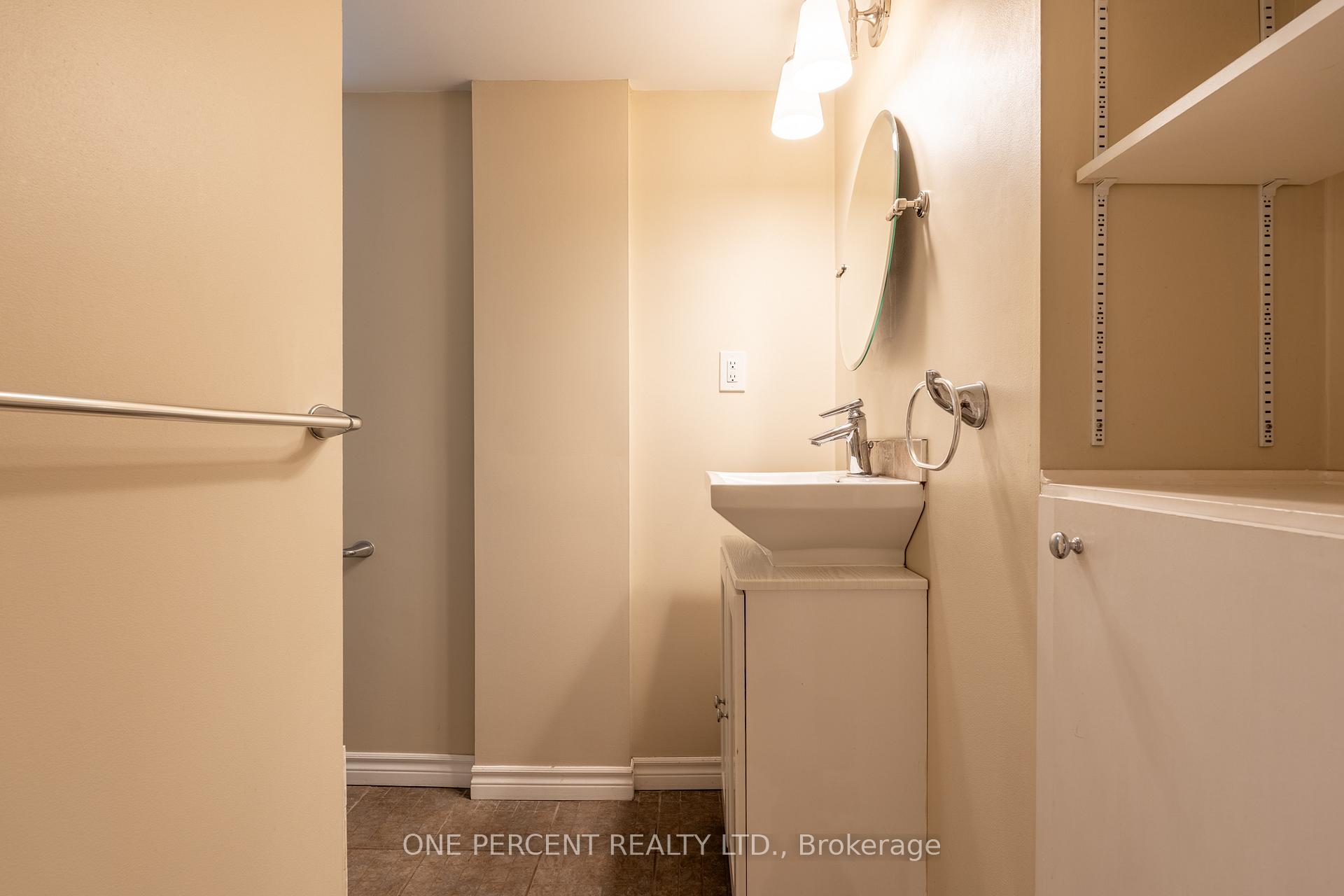 Photo 19 of 696 Peele Boulevard, Burlington, Brant — HOMEH