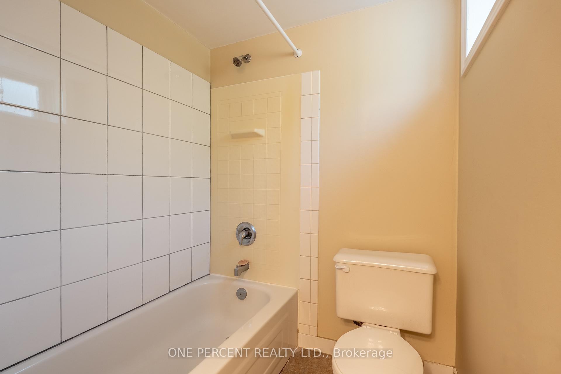Photo 11 of 696 Peele Boulevard, Burlington, Brant — HOMEH