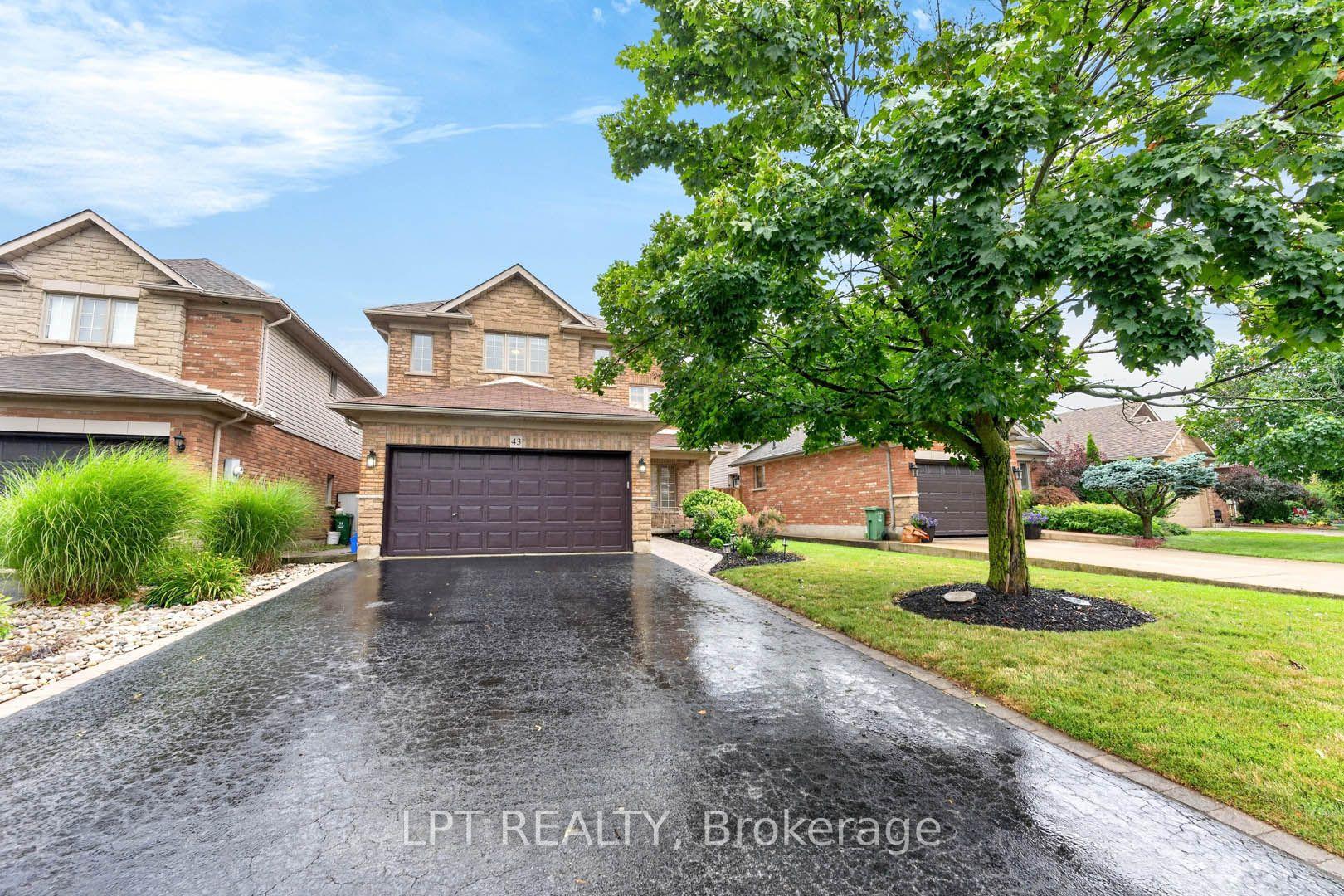 Photo 2 of 43 Liam Drive, Hamilton, Ancaster — HOMEH