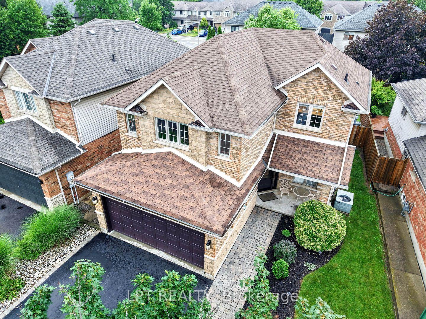 Photo 3 of 43 Liam Drive, Hamilton, Ancaster — HOMEH
