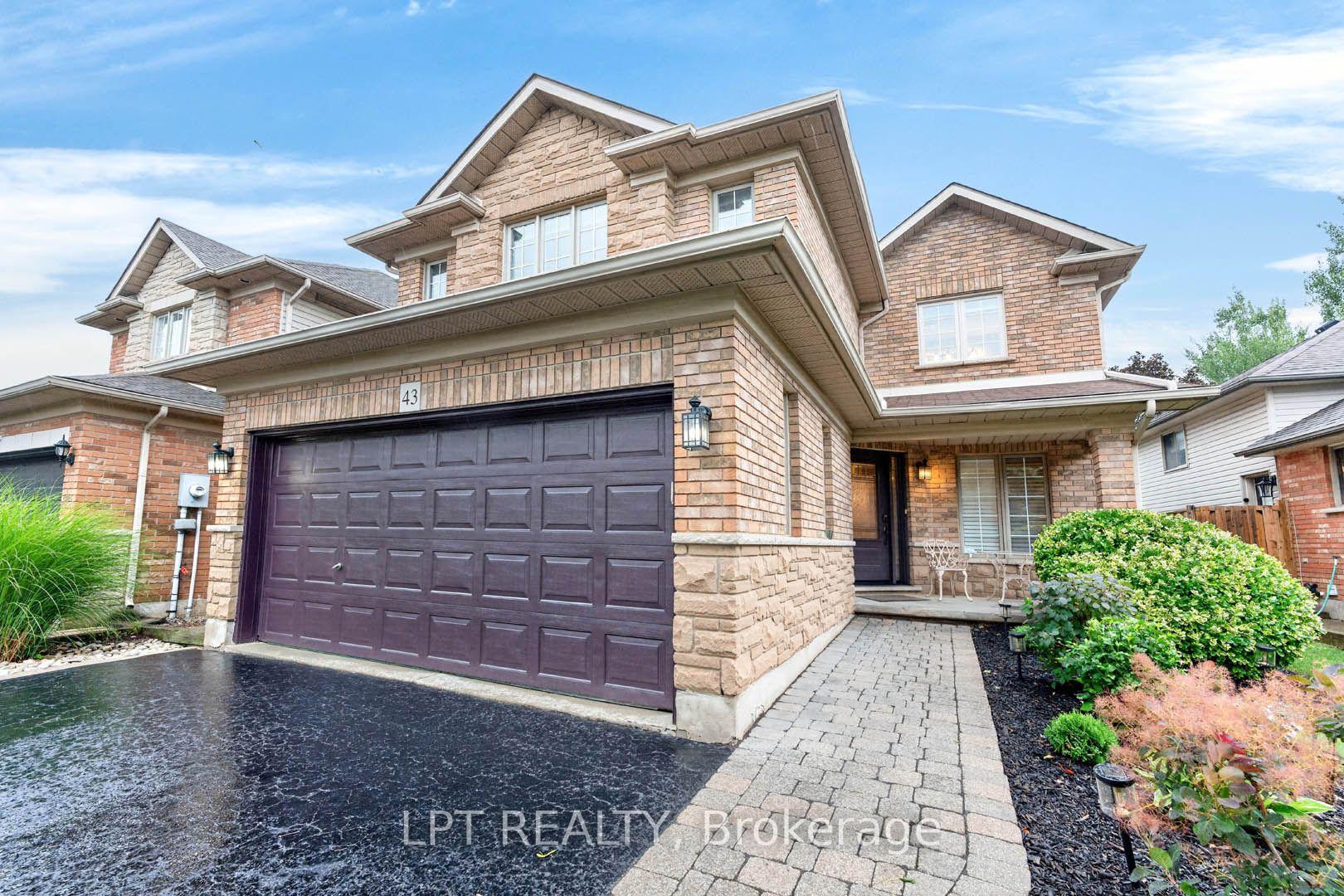 Photo 5 of 43 Liam Drive, Hamilton, Ancaster — HOMEH