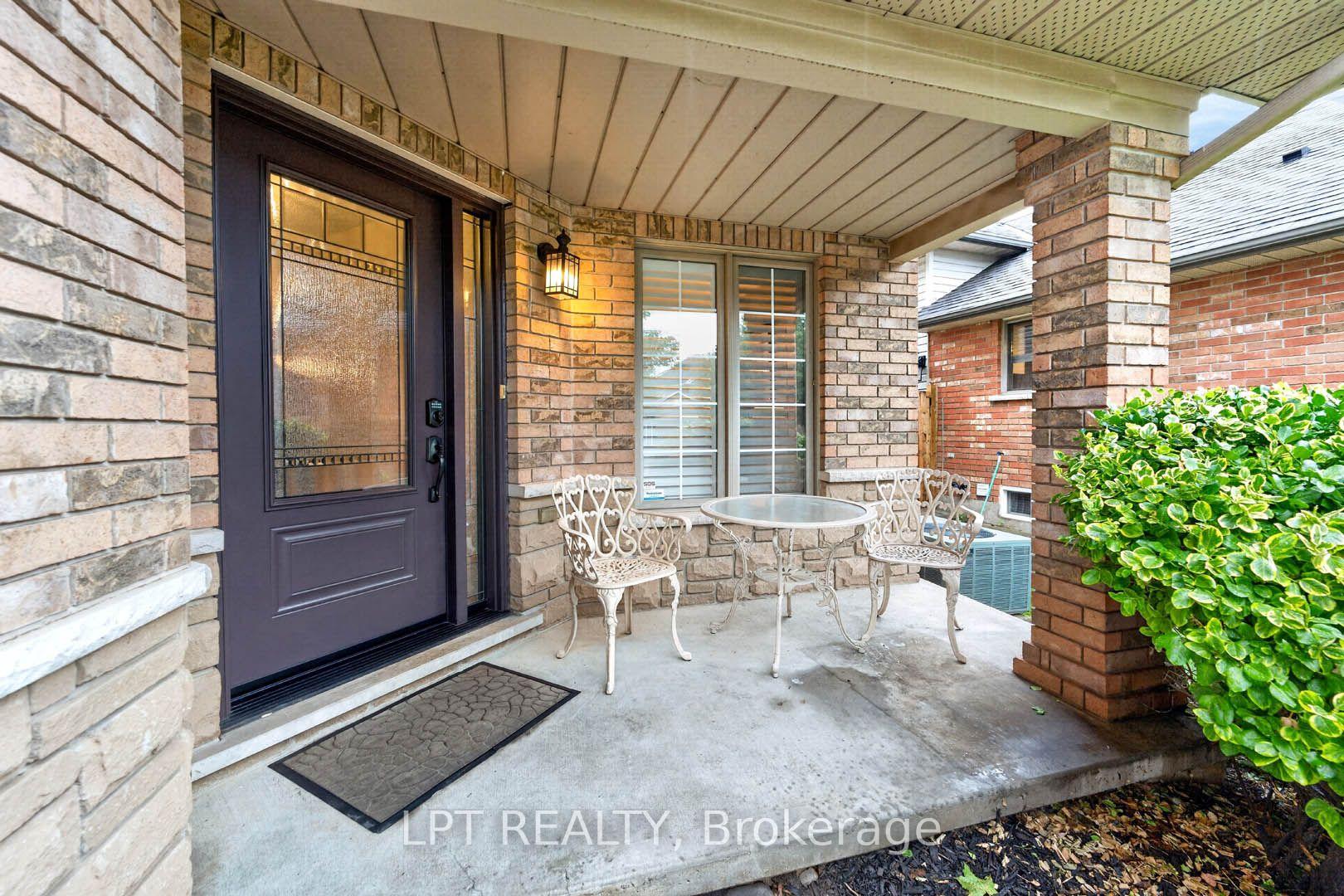 Photo 8 of 43 Liam Drive, Hamilton, Ancaster — HOMEH