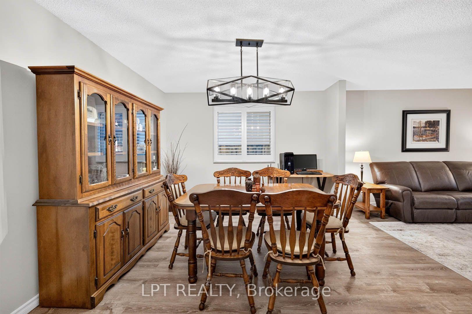 Photo 15 of 43 Liam Drive, Hamilton, Ancaster — HOMEH