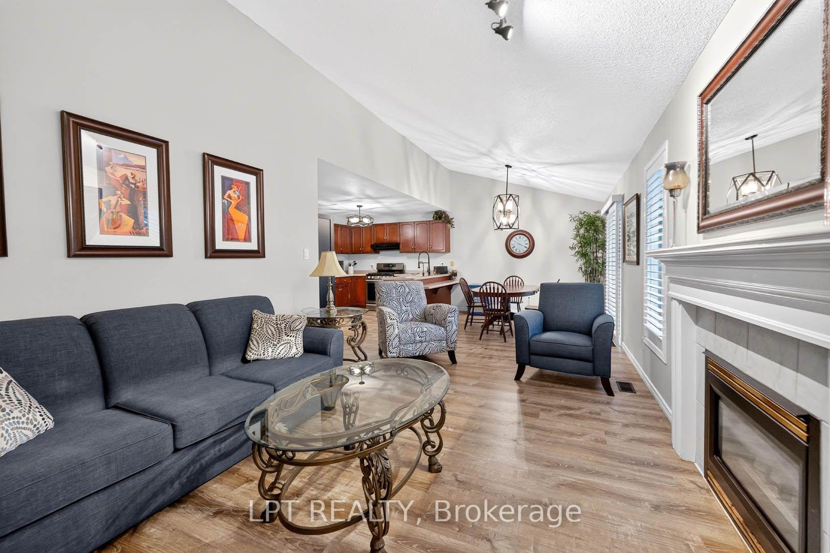 Photo 18 of 43 Liam Drive, Hamilton, Ancaster — HOMEH