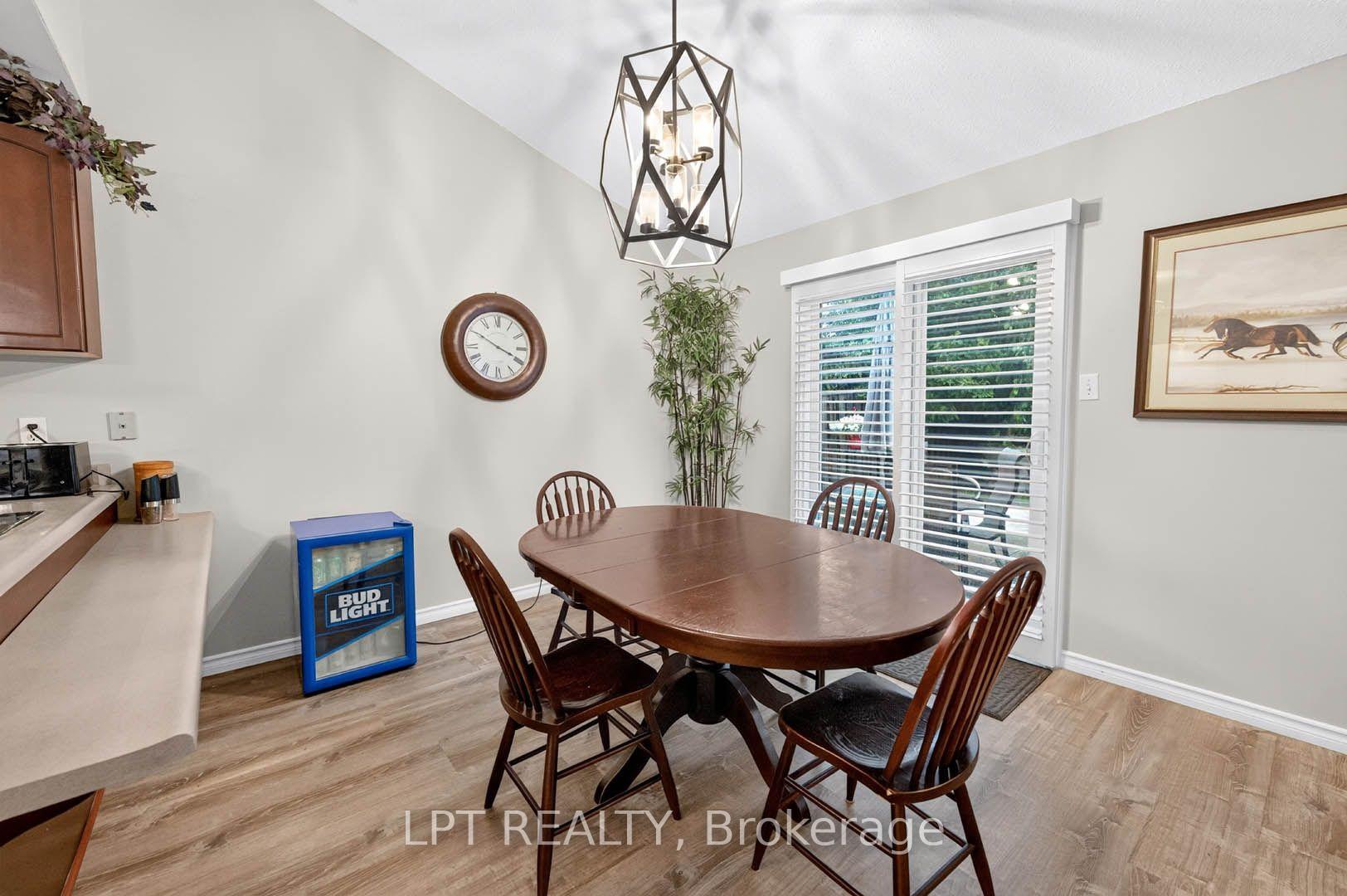 Photo 20 of 43 Liam Drive, Hamilton, Ancaster — HOMEH