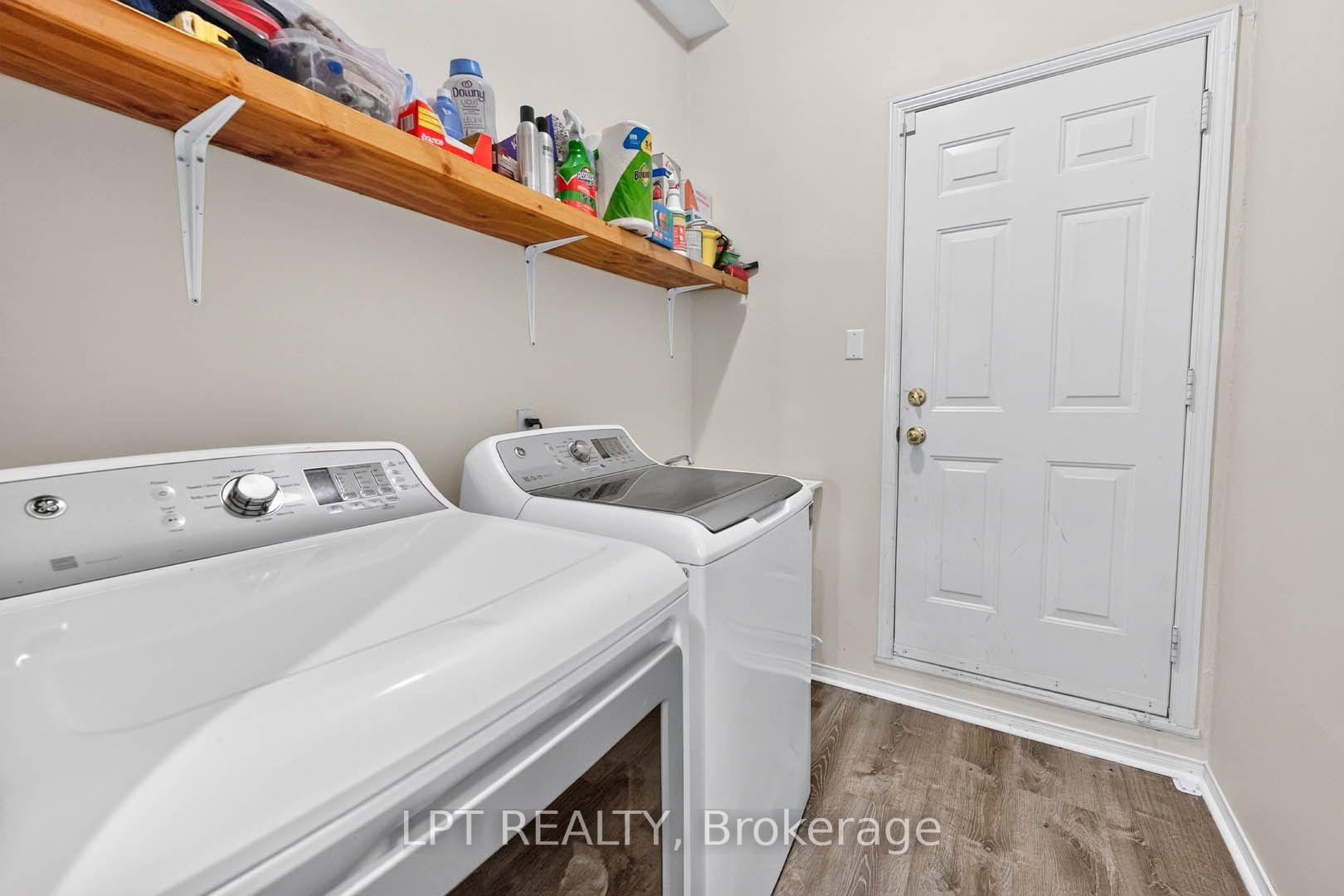 Photo 25 of 43 Liam Drive, Hamilton, Ancaster — HOMEH