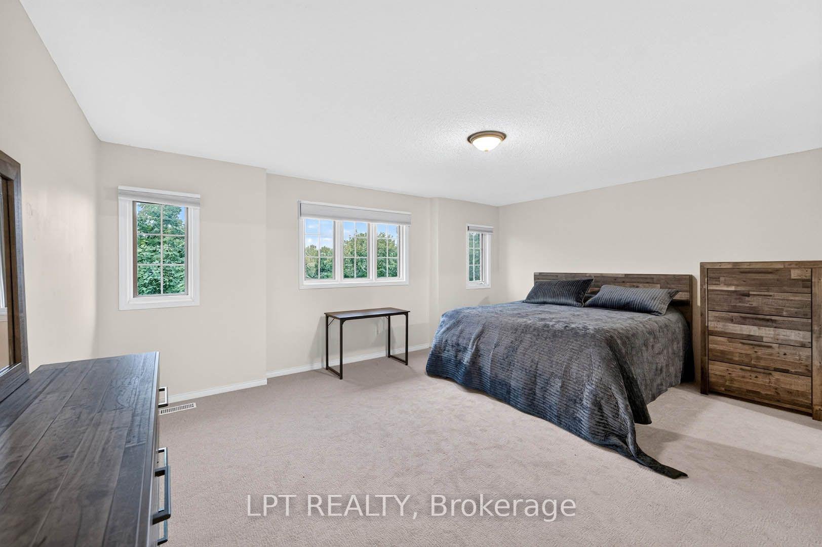 Photo 27 of 43 Liam Drive, Hamilton, Ancaster — HOMEH