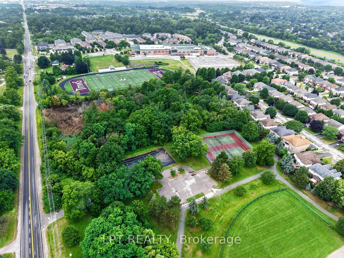 Photo 46 of 43 Liam Drive, Hamilton, Ancaster — HOMEH