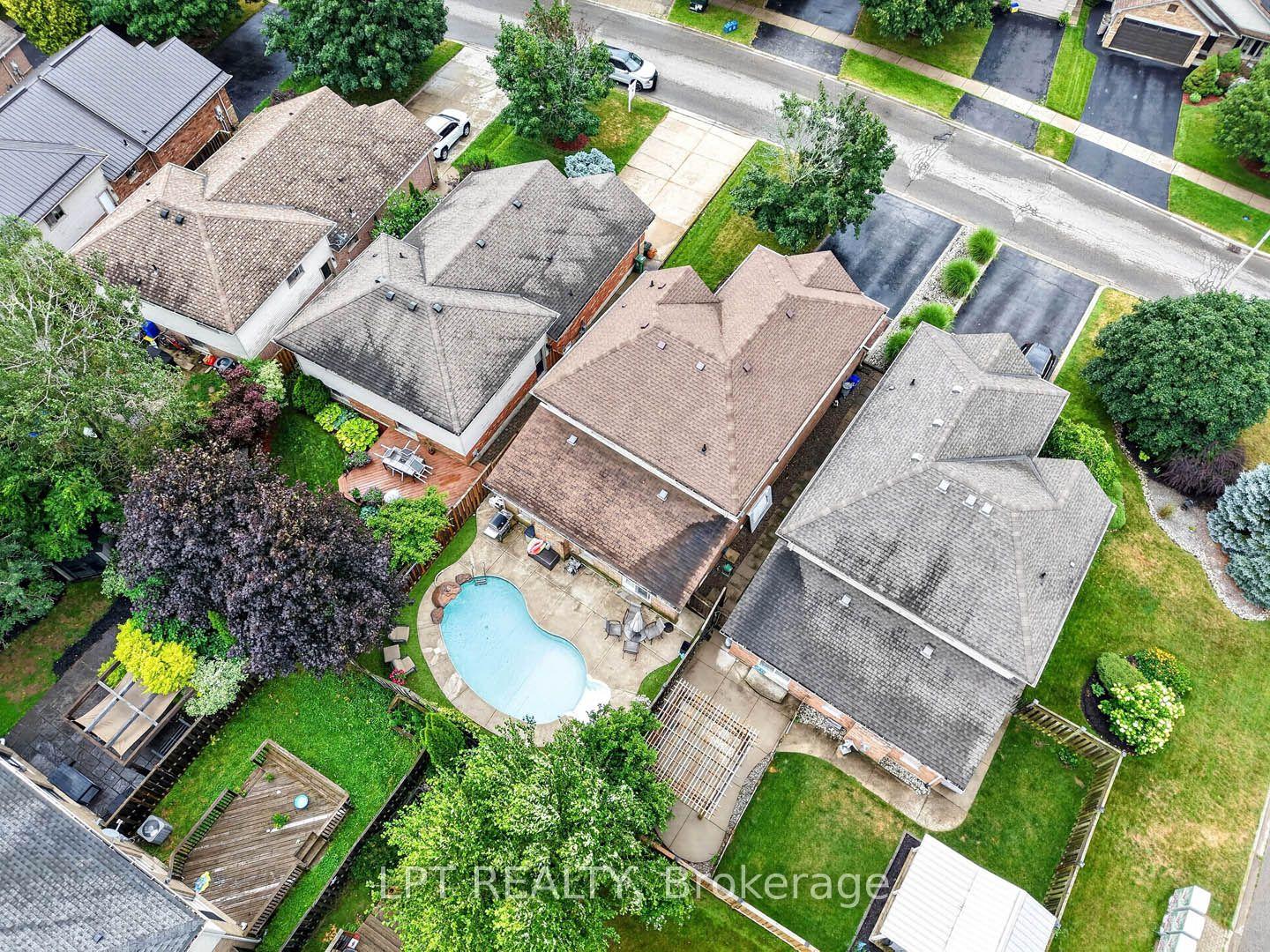 Photo 49 of 43 Liam Drive, Hamilton, Ancaster — HOMEH