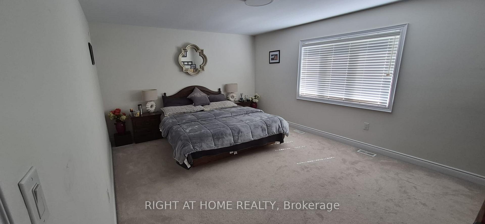 Photo 11 of 33 Abercrombie Crescent, Brampton, Northwest Brampton — HOMEH