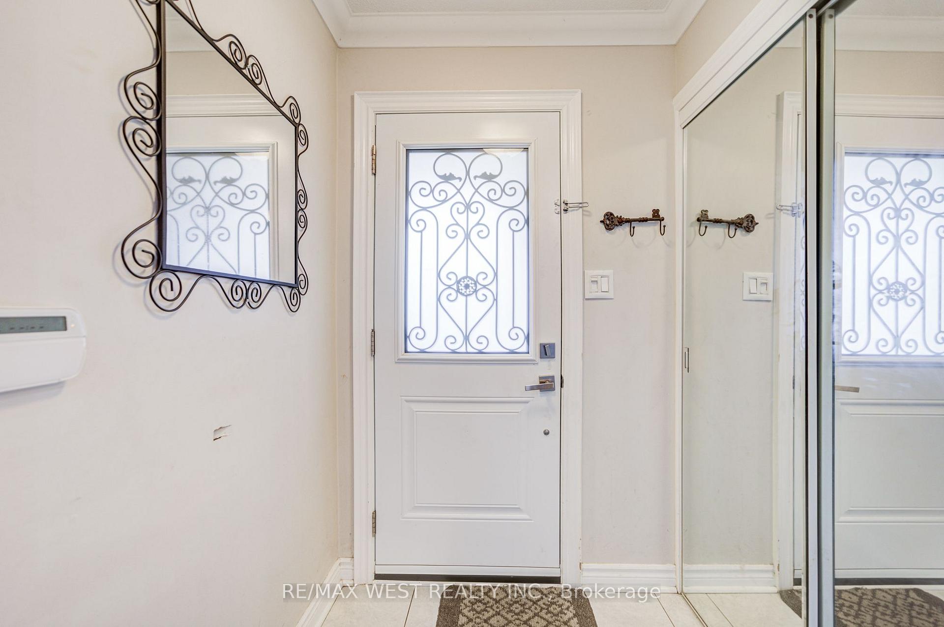 Photo 5 of 8 Ballycastle Crescent, Brampton, Heart Lake West — HOMEH