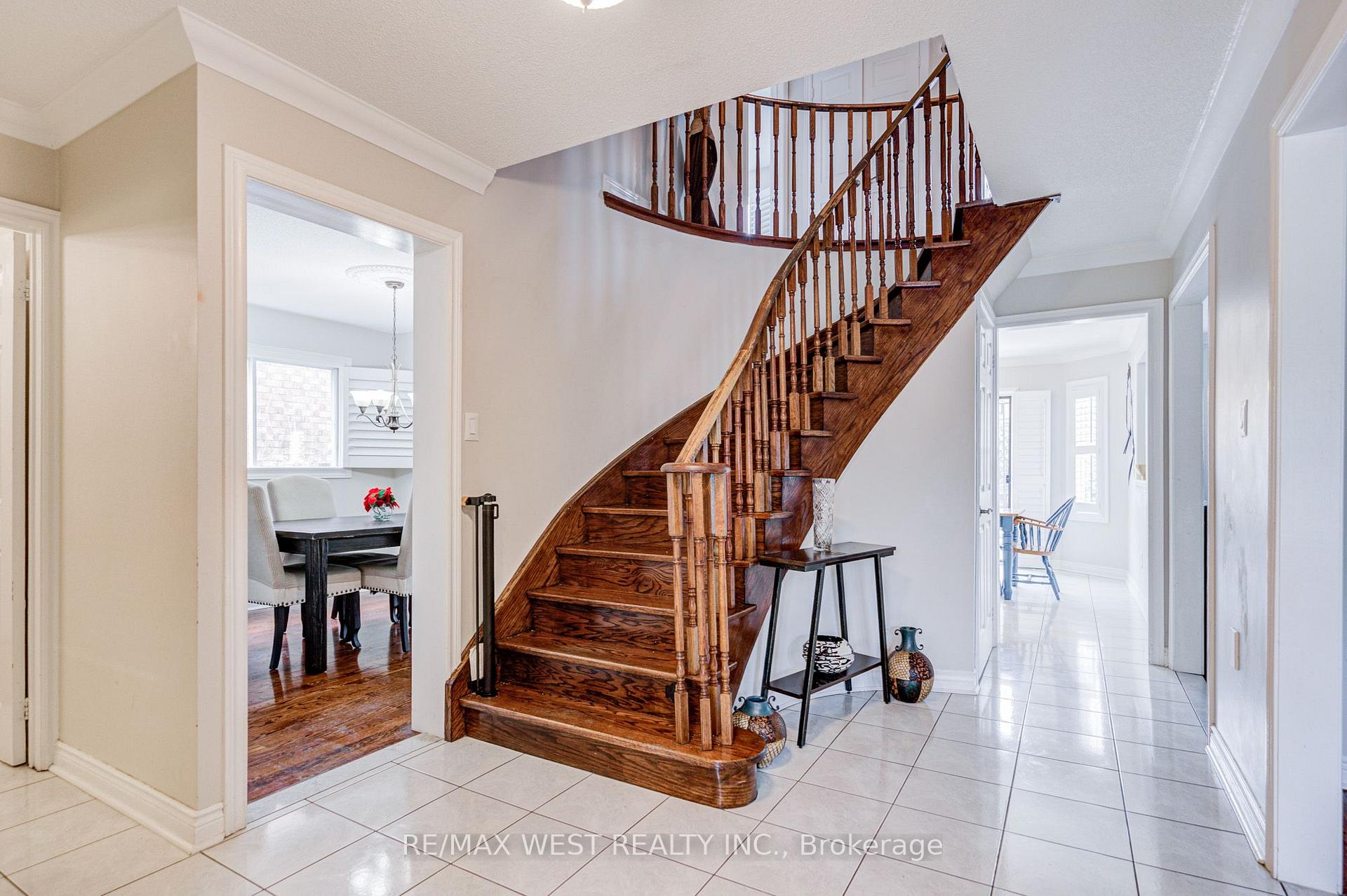 Photo 6 of 8 Ballycastle Crescent, Brampton, Heart Lake West — HOMEH