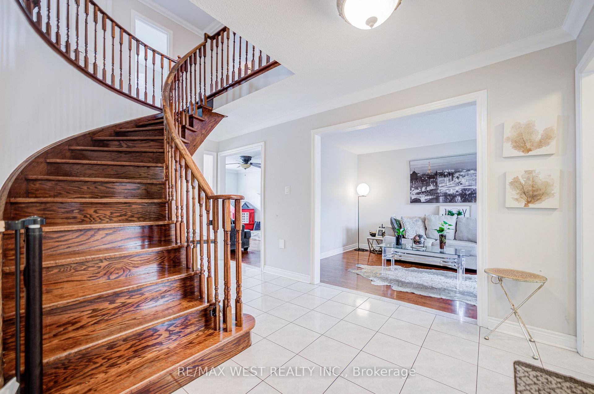 Photo 7 of 8 Ballycastle Crescent, Brampton, Heart Lake West — HOMEH