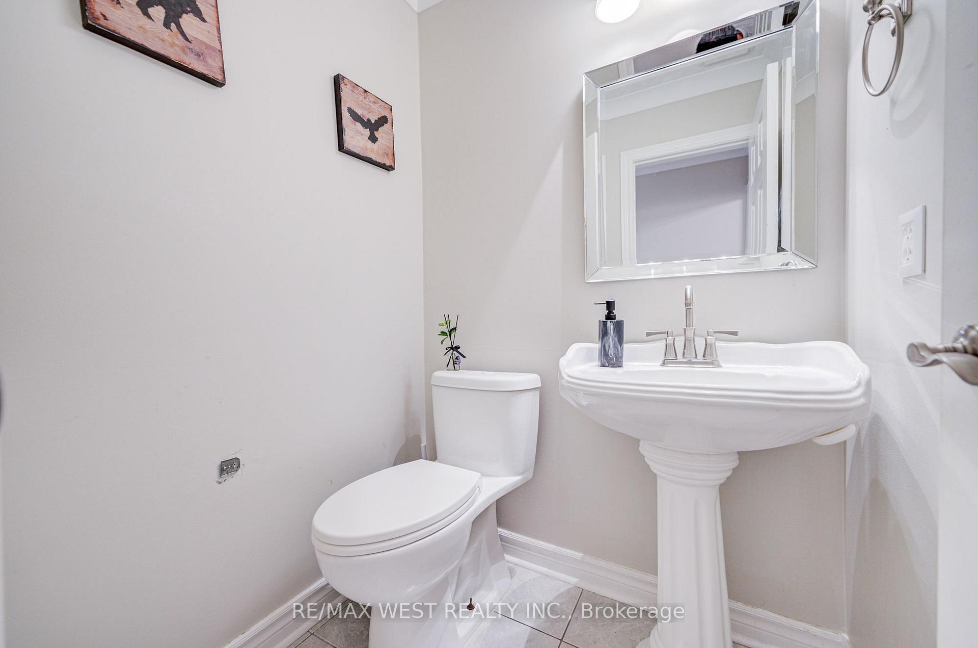 Photo 10 of 8 Ballycastle Crescent, Brampton, Heart Lake West — HOMEH