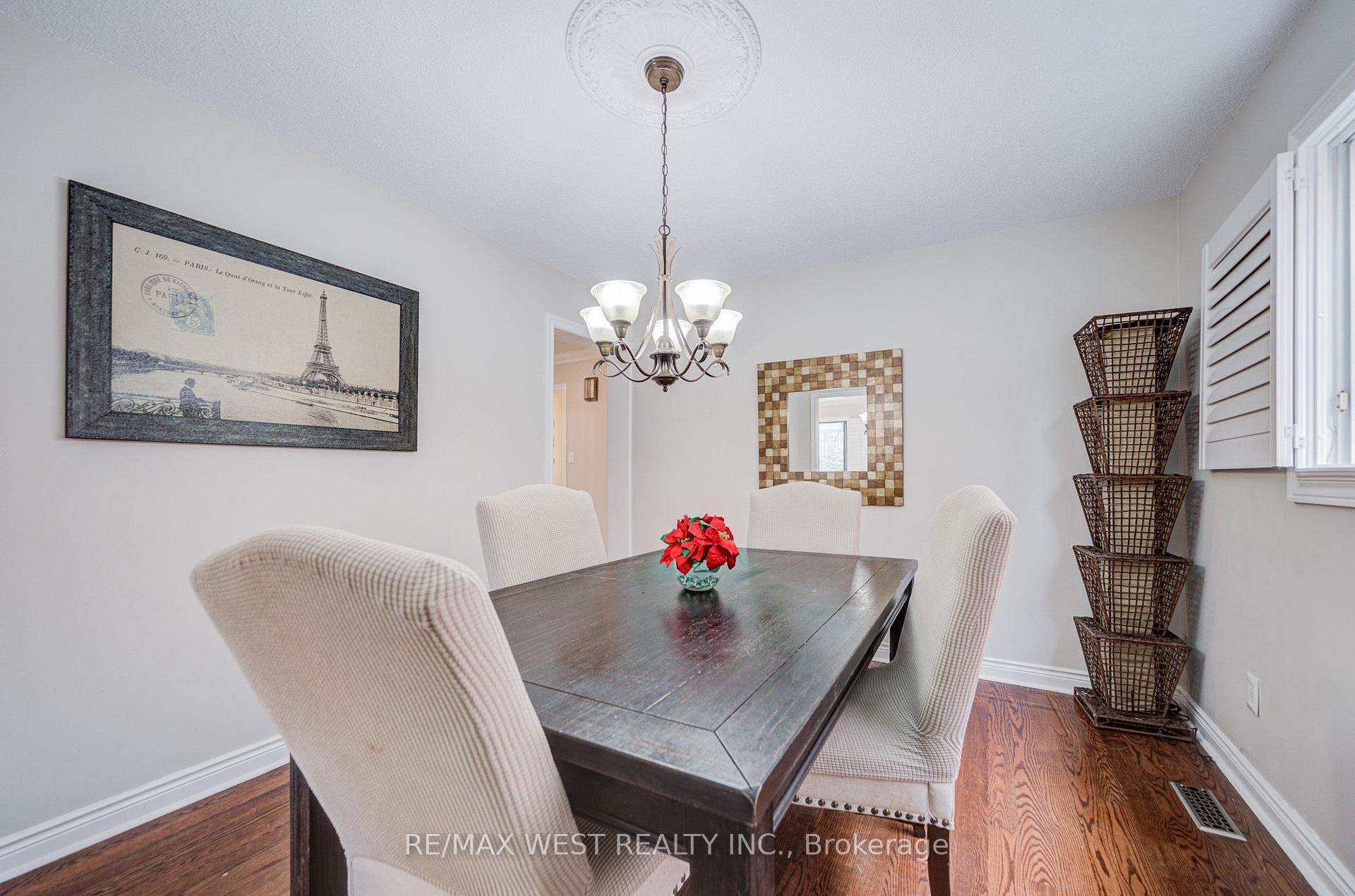 Photo 18 of 8 Ballycastle Crescent, Brampton, Heart Lake West — HOMEH
