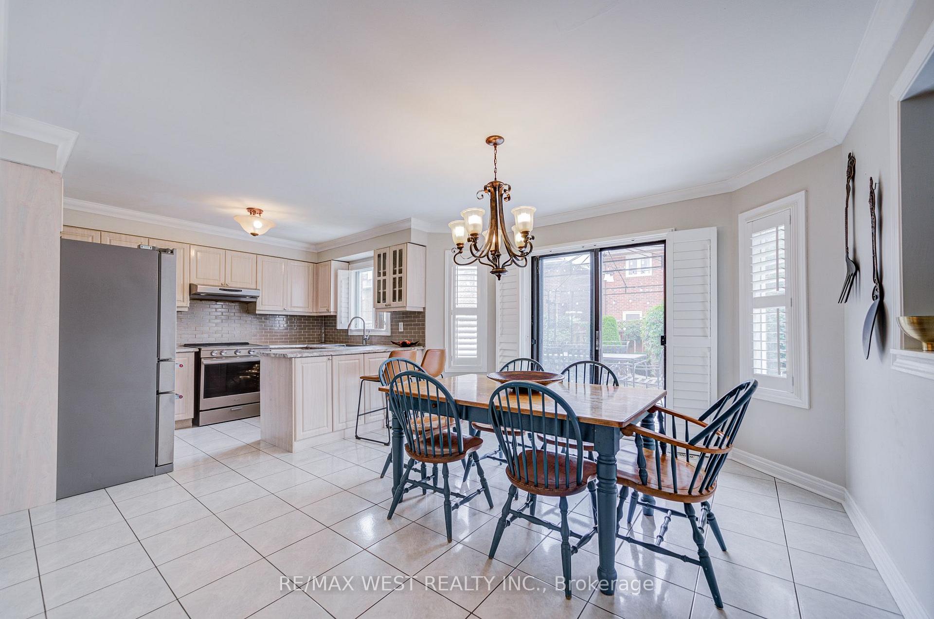 Photo 21 of 8 Ballycastle Crescent, Brampton, Heart Lake West — HOMEH