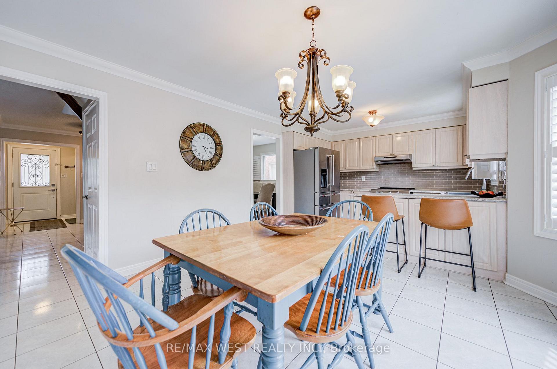Photo 22 of 8 Ballycastle Crescent, Brampton, Heart Lake West — HOMEH