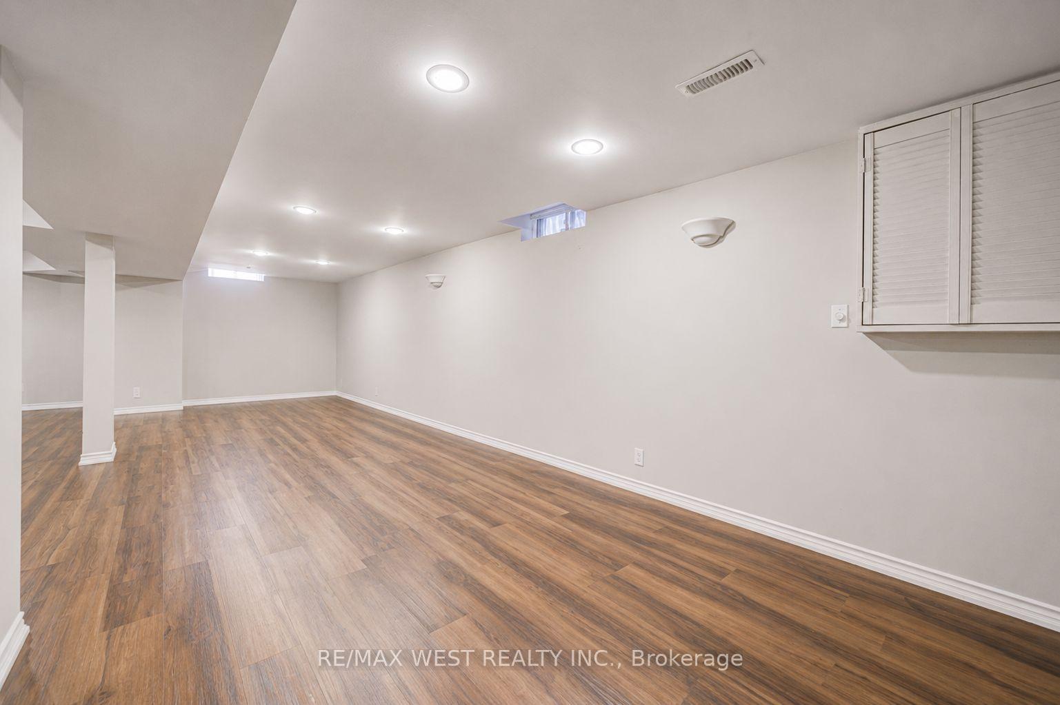 Photo 35 of 8 Ballycastle Crescent, Brampton, Heart Lake West — HOMEH