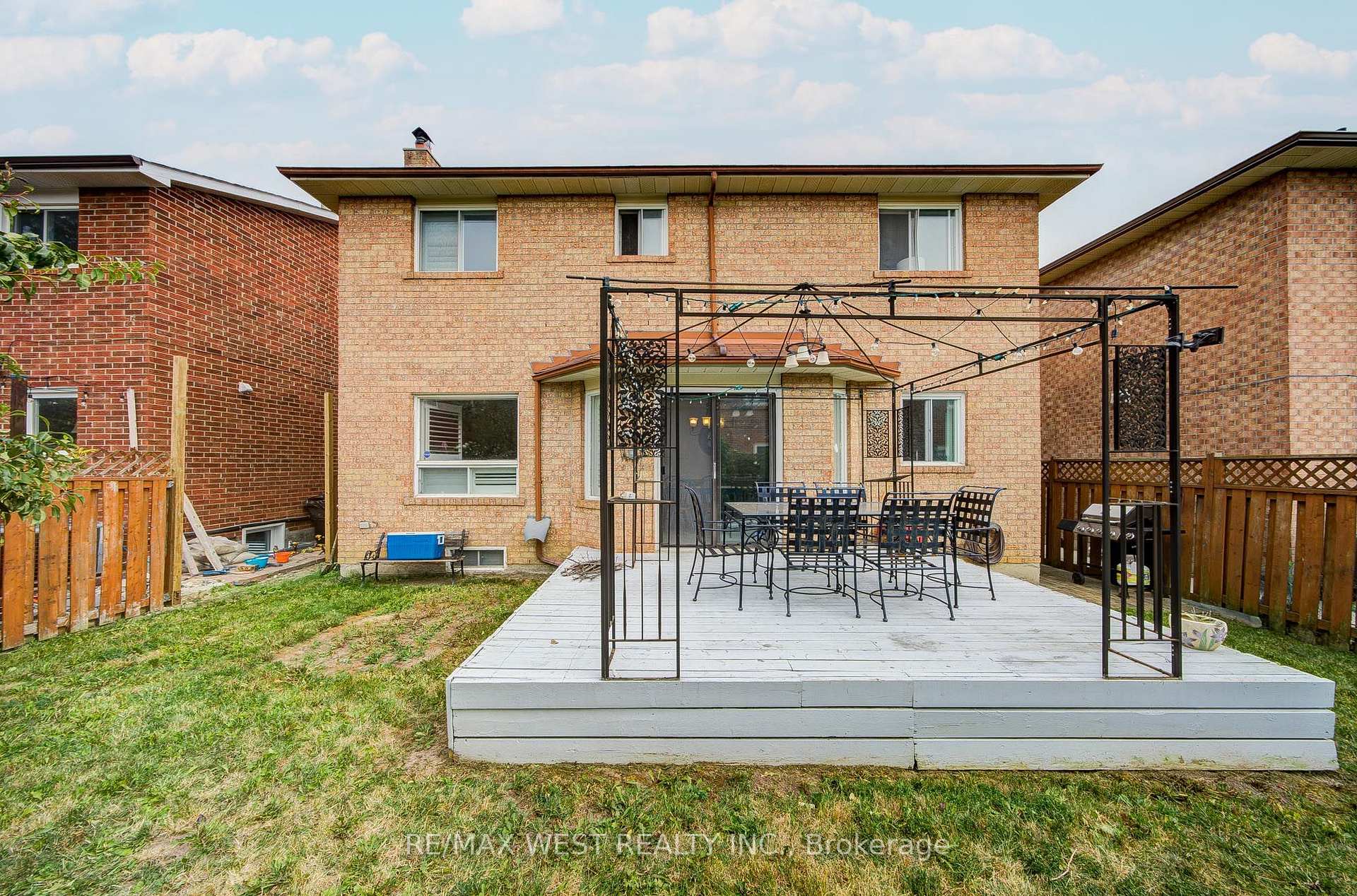 Photo 41 of 8 Ballycastle Crescent, Brampton, Heart Lake West — HOMEH