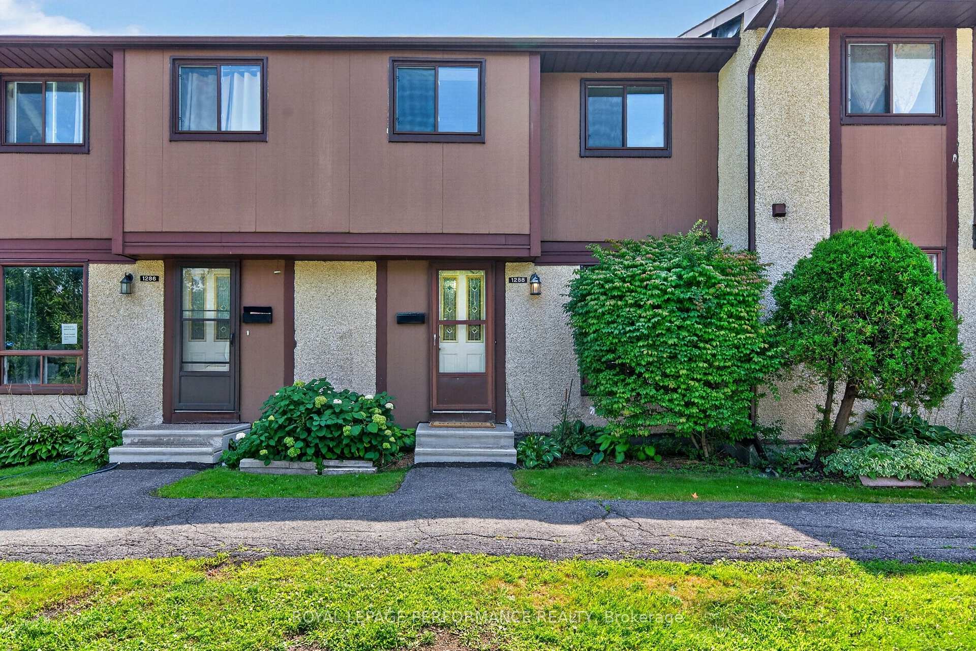 Photo 1 of Unit 10, 1288 Belgate Way, Ottawa, Cyrville — HOMEH