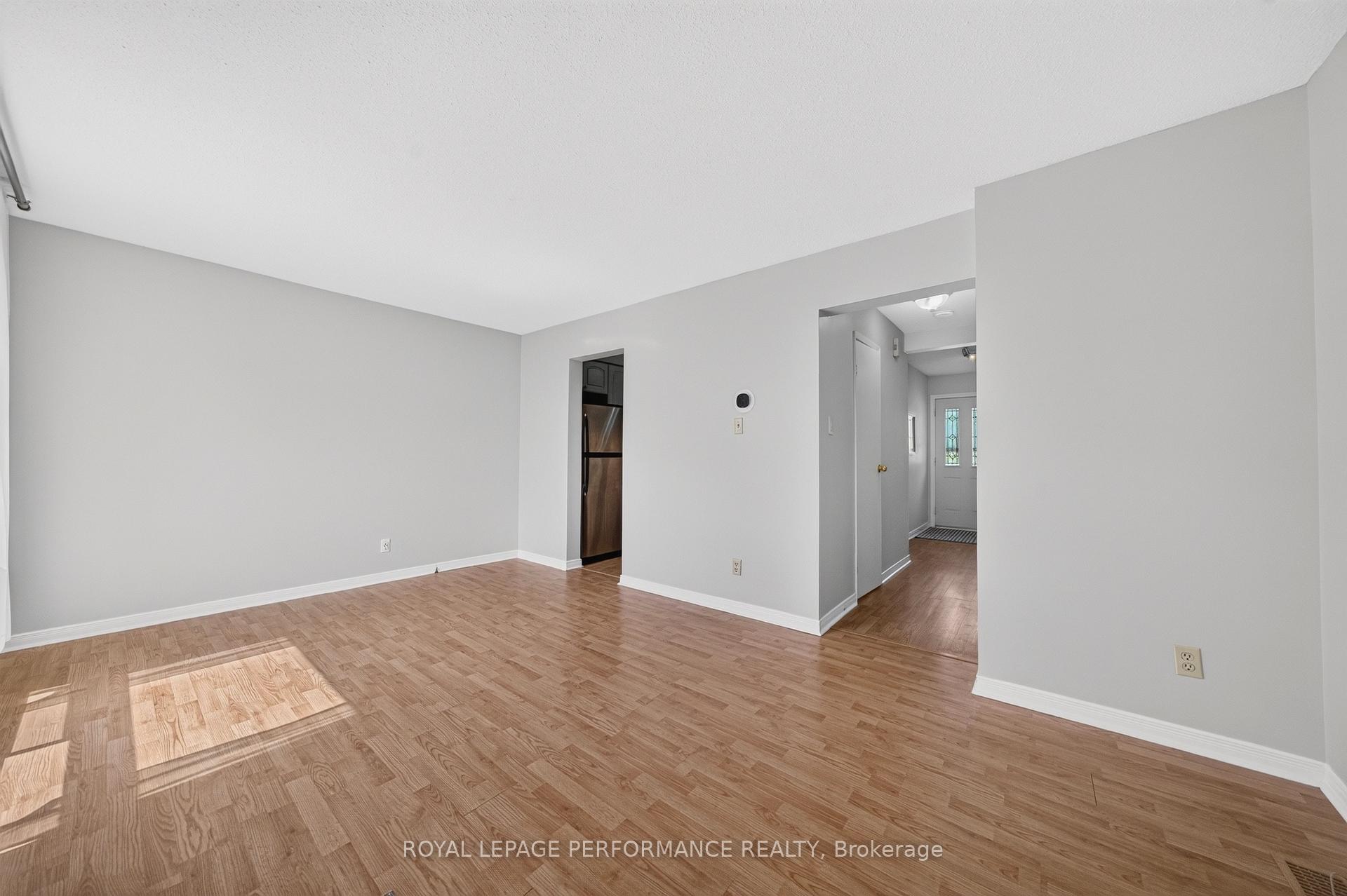 Photo 4 of Unit 10, 1288 Belgate Way, Ottawa, Cyrville — HOMEH