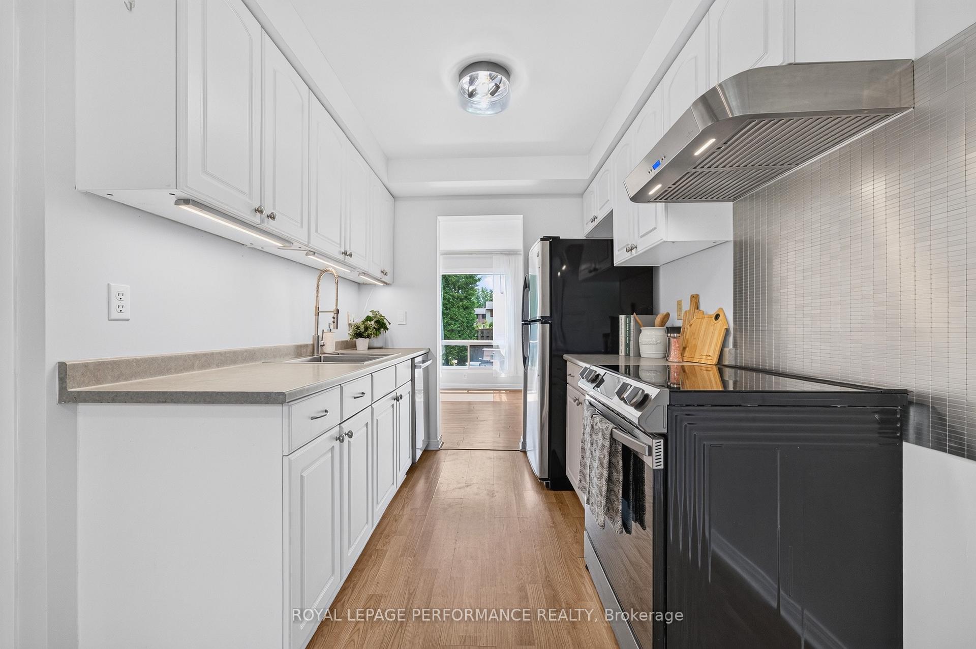 Photo 11 of Unit 10, 1288 Belgate Way, Ottawa, Cyrville — HOMEH