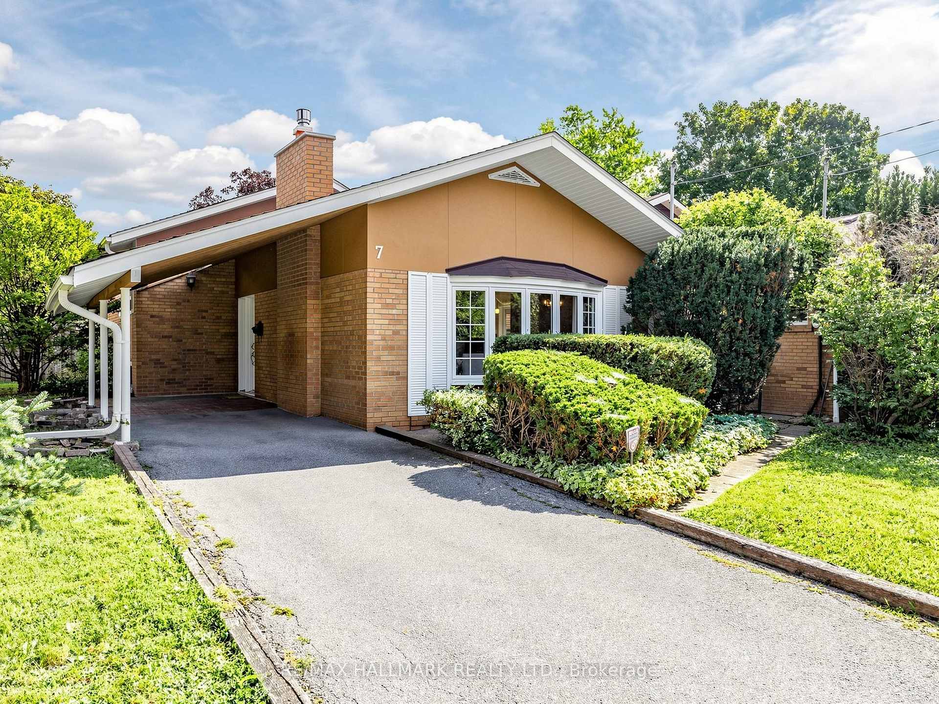 Photo 2 of 7 Panmure Crescent, Scarborough, Bendale — HOMEH