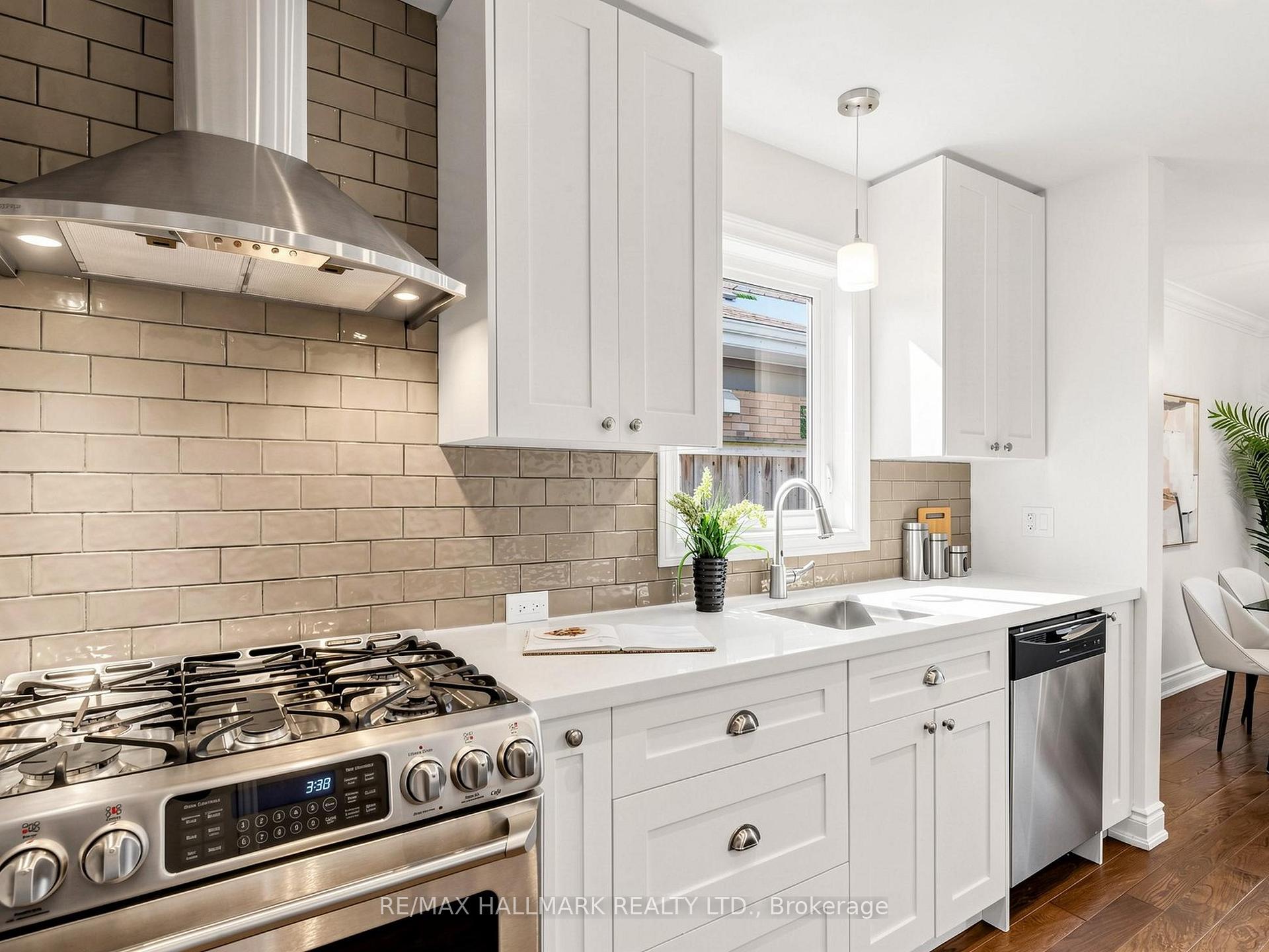 Photo 17 of 7 Panmure Crescent, Scarborough, Bendale — HOMEH