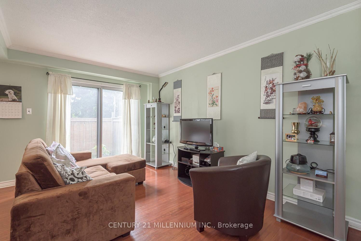 Photo 7 of 336 Fleetwood Crescent, Brampton, Southgate — HOMEH