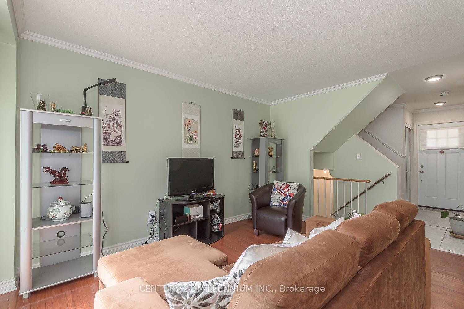 Photo 8 of 336 Fleetwood Crescent, Brampton, Southgate — HOMEH