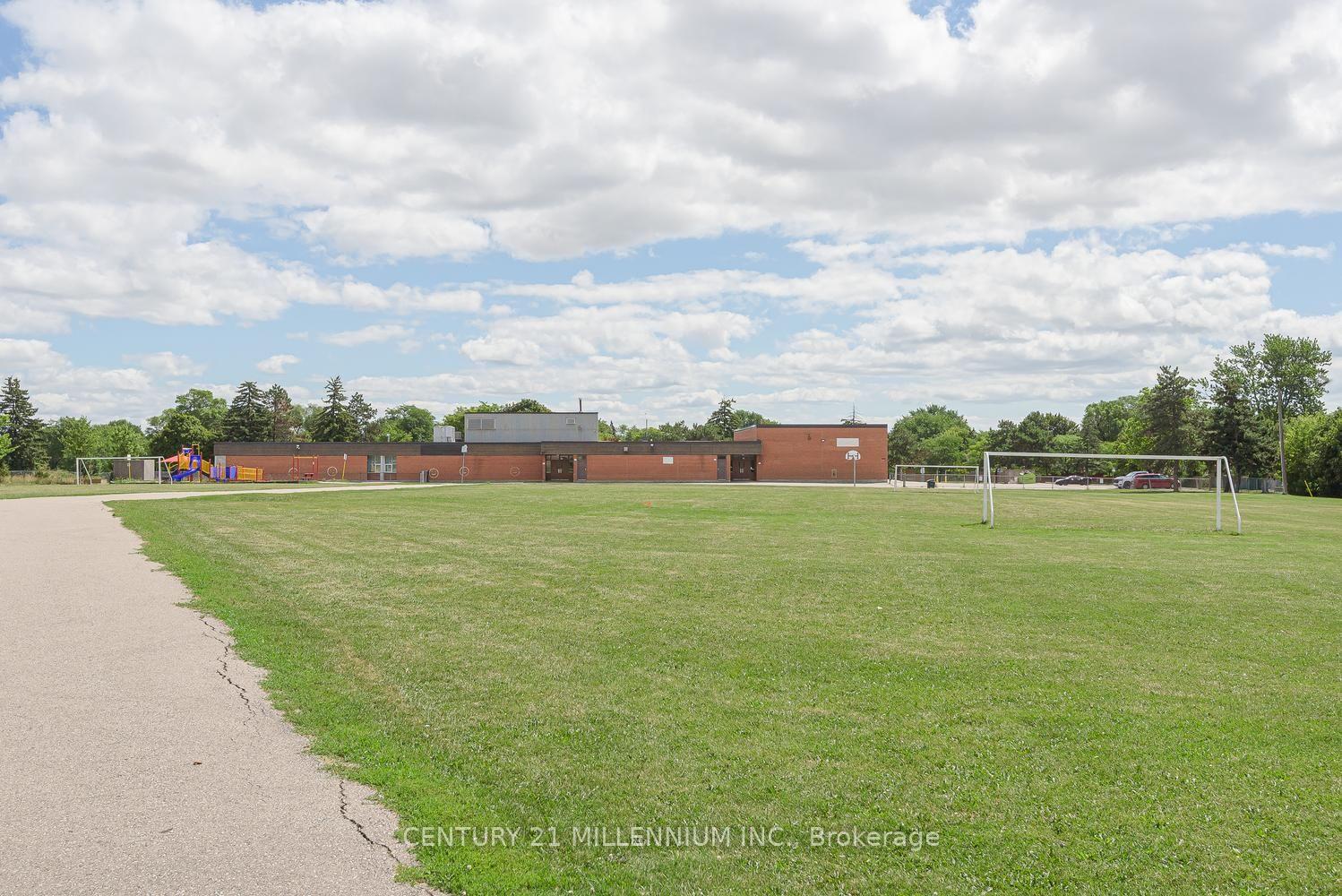Photo 25 of 336 Fleetwood Crescent, Brampton, Southgate — HOMEH