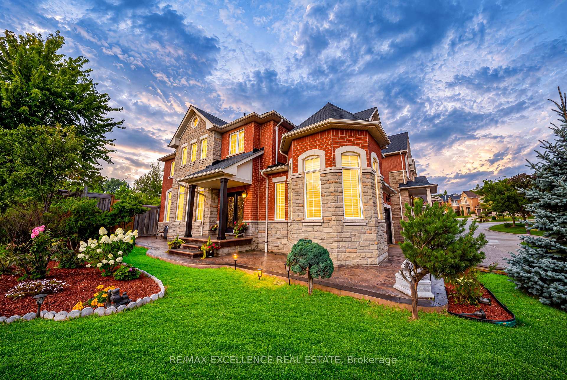 Photo 2 of 88 Oblate Crescent, Brampton, Bram West — HOMEH