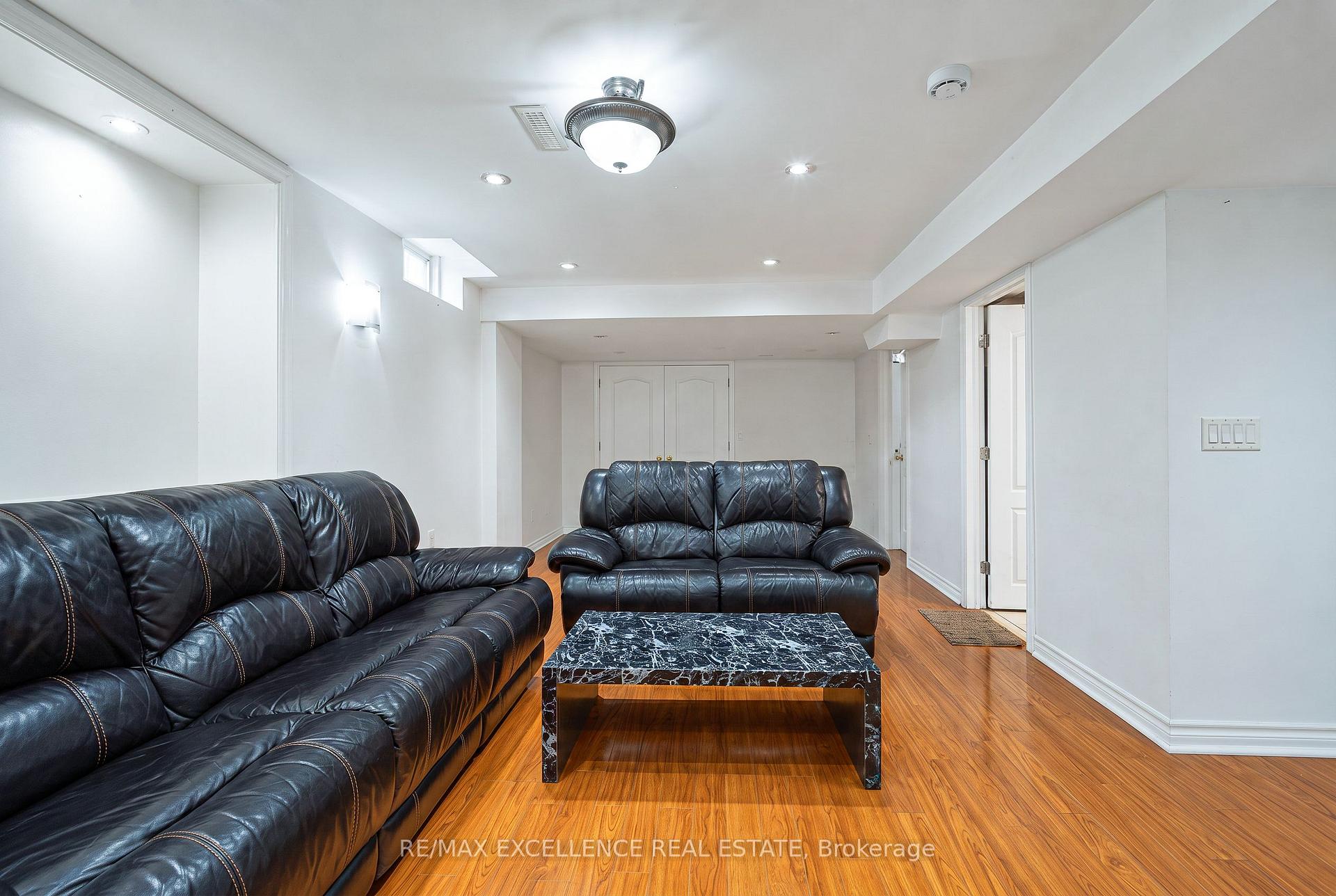 Photo 24 of 88 Oblate Crescent, Brampton, Bram West — HOMEH