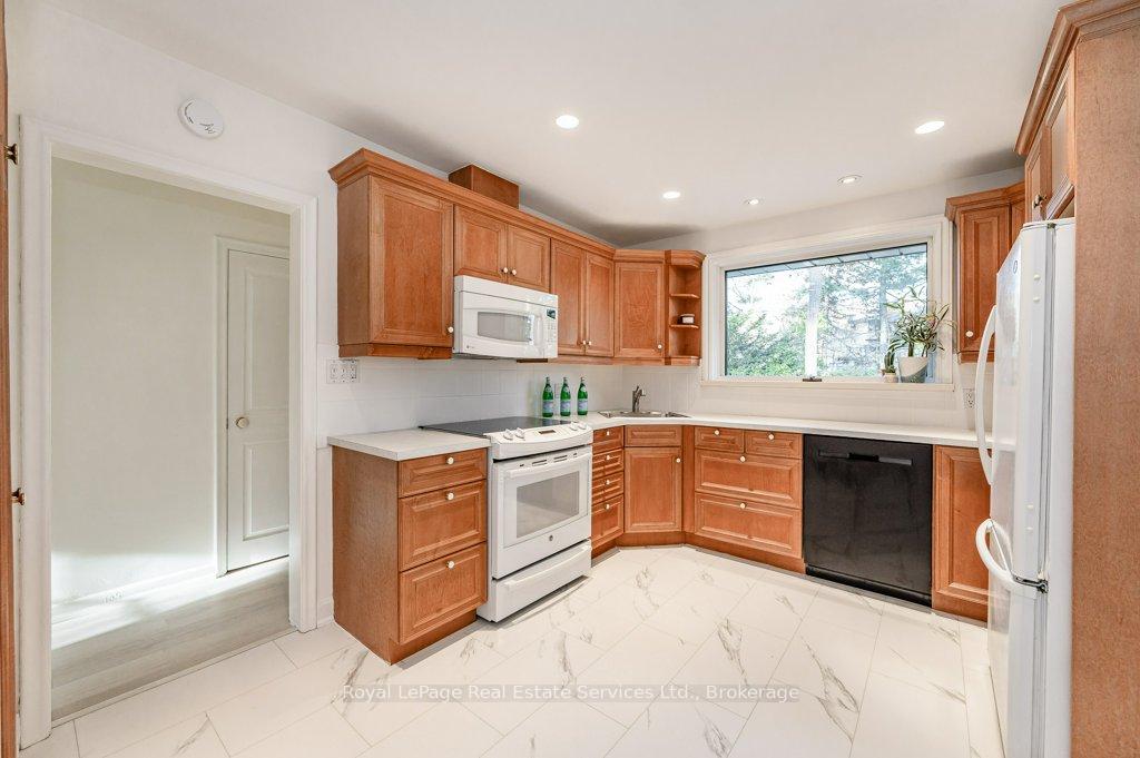 Photo 16 of 349 Wedgewood Drive, Oakville, Morrison — HOMEH