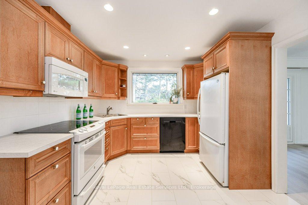 Photo 17 of 349 Wedgewood Drive, Oakville, Morrison — HOMEH