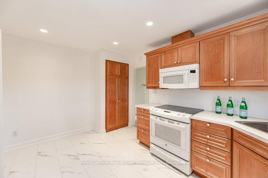 Photo 19 of 349 Wedgewood Drive, Oakville, Morrison — HOMEH