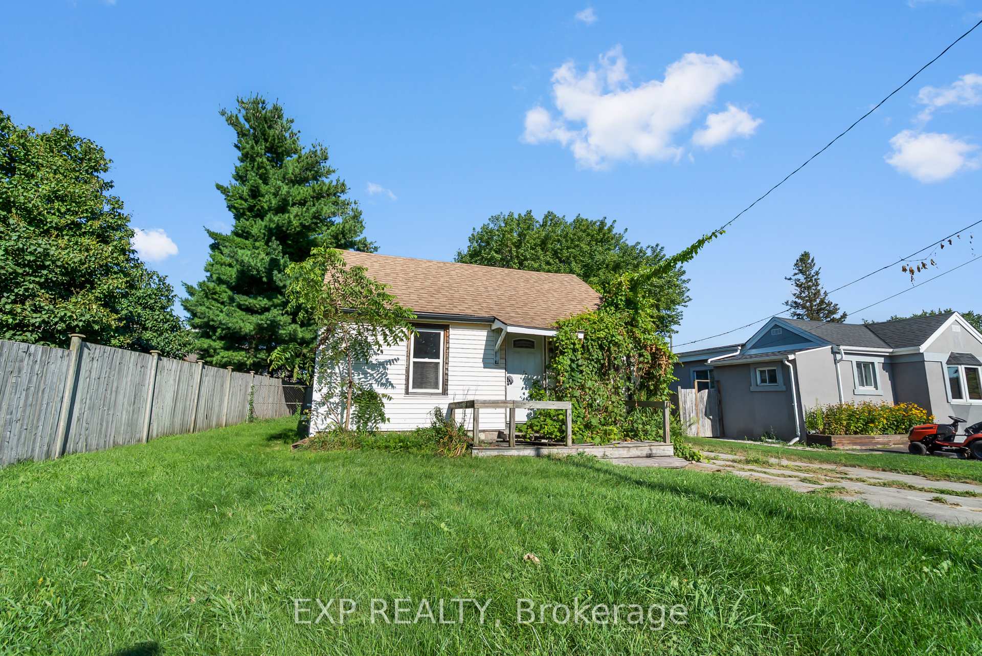 Photo of 5098 Drummond Road