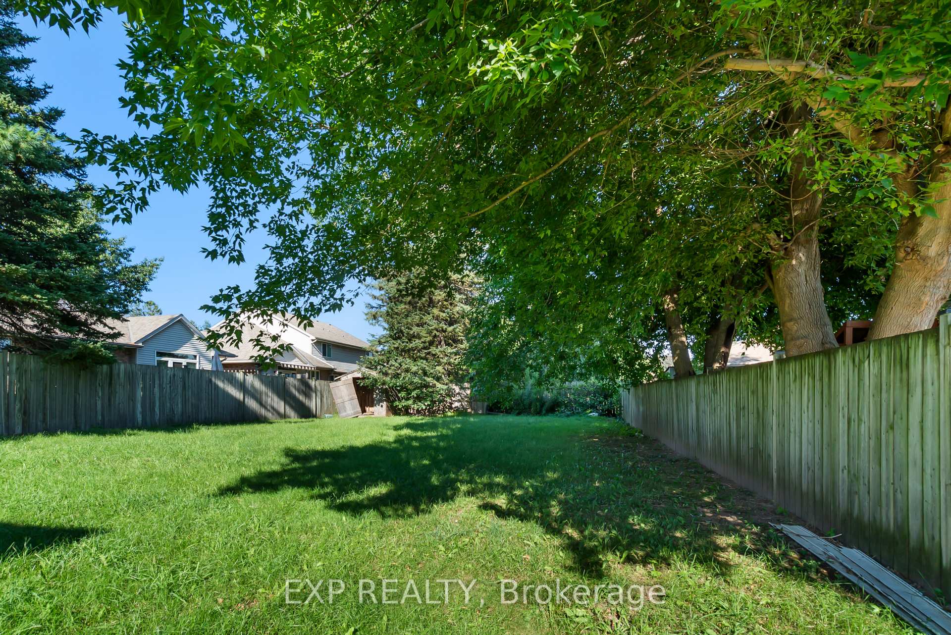 Photo 3 of 5098 Drummond Road, Niagara Falls, Cherrywood — HOMEH